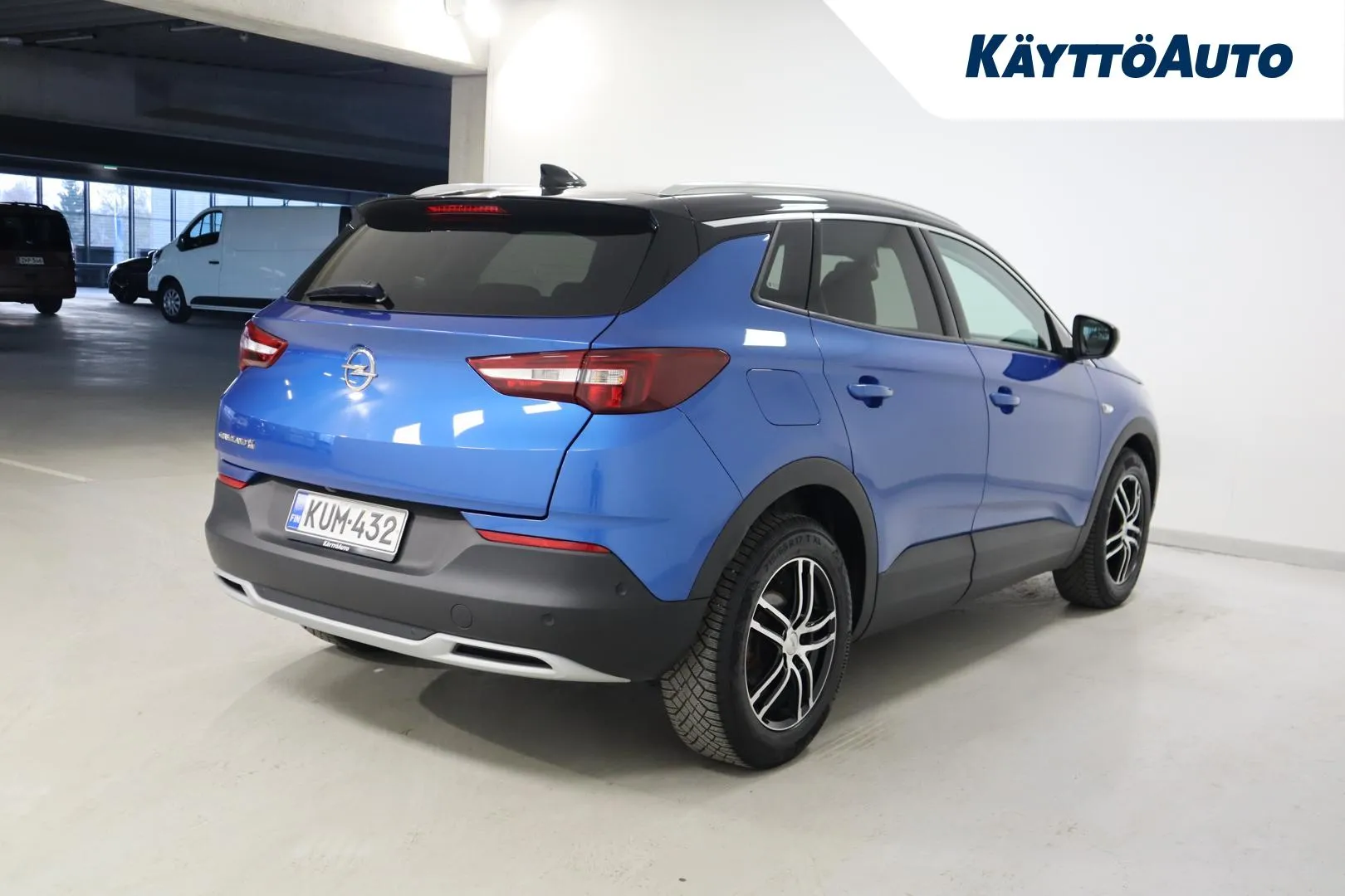 Opel Grandland X KUM-432 carousel image