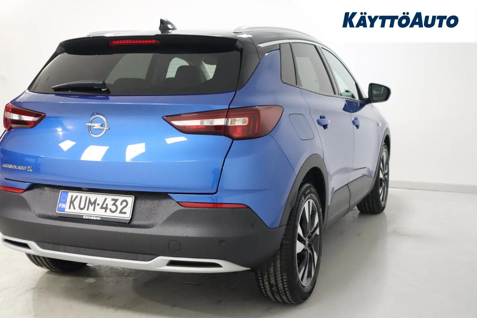 Opel Grandland X KUM-432 carousel image