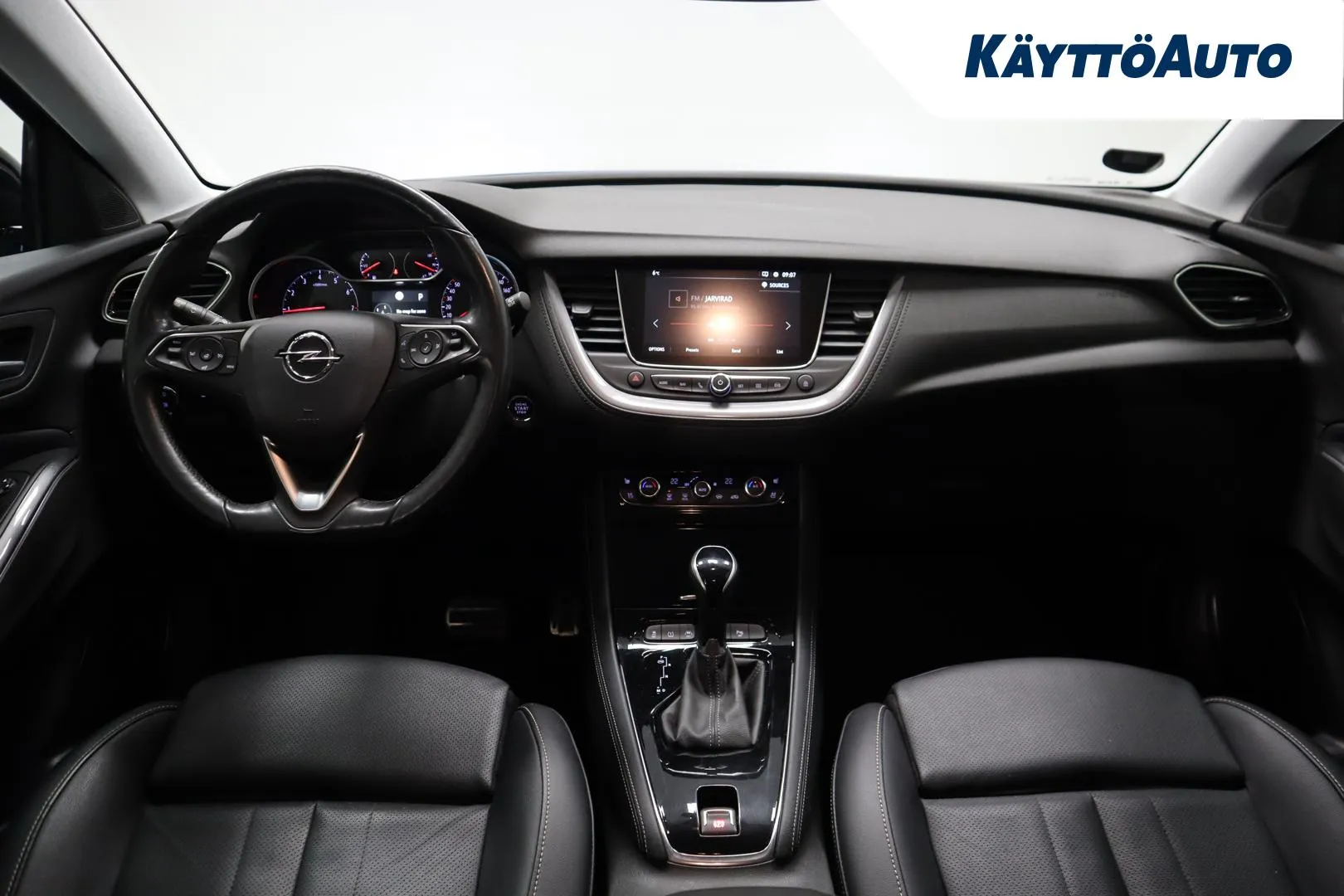 Opel Grandland X KUM-432 carousel image