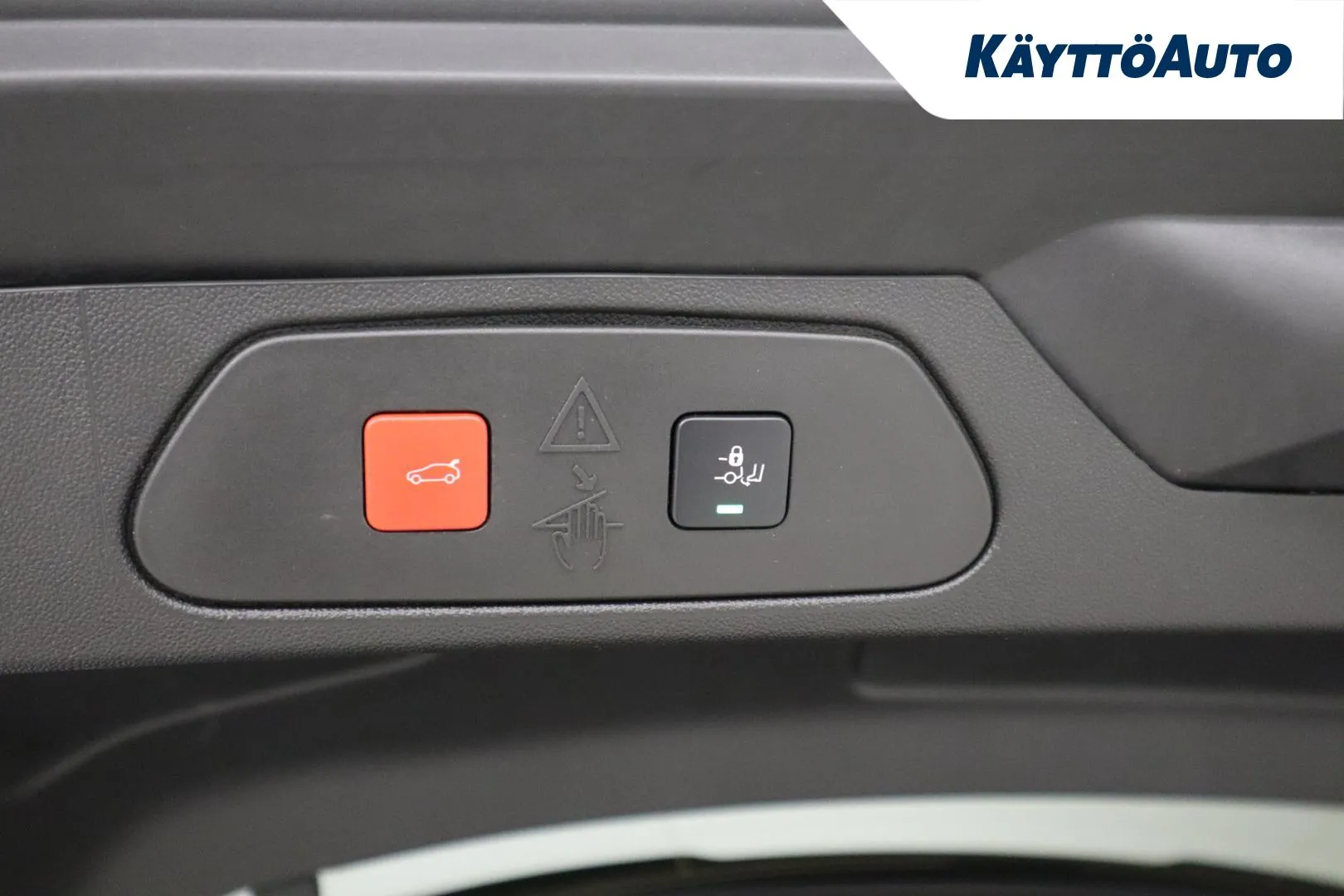 Opel Grandland X KUM-432 carousel image