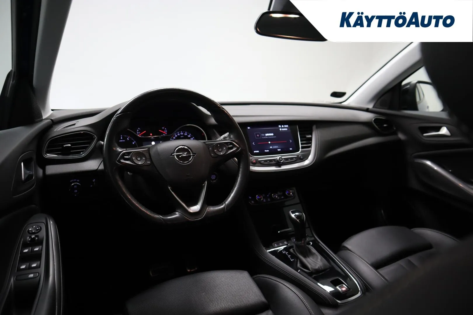 Opel Grandland X KUM-432 carousel image