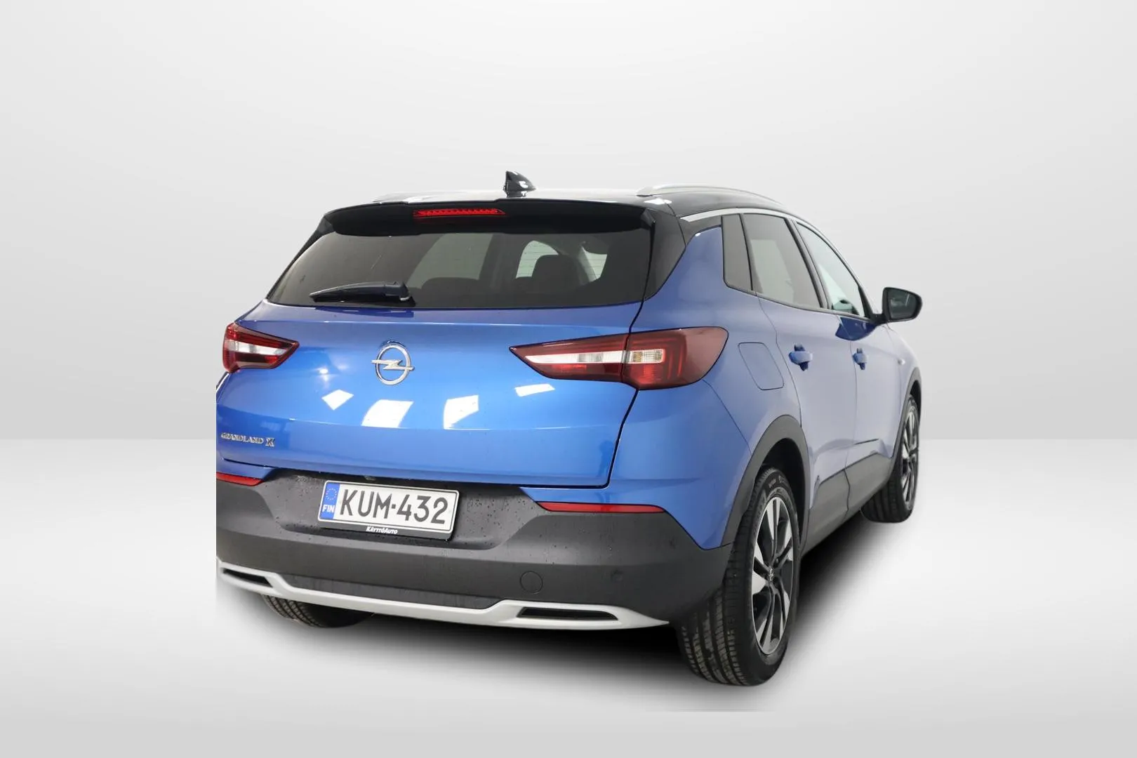 OPEL Grandland X KUM-432 carousel image