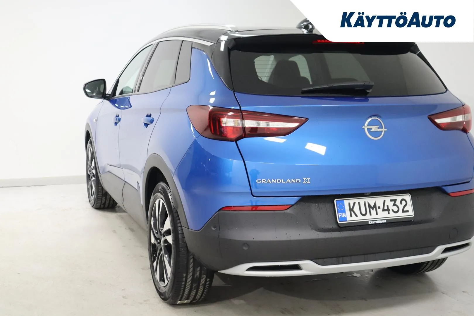 Opel Grandland X KUM-432 carousel image