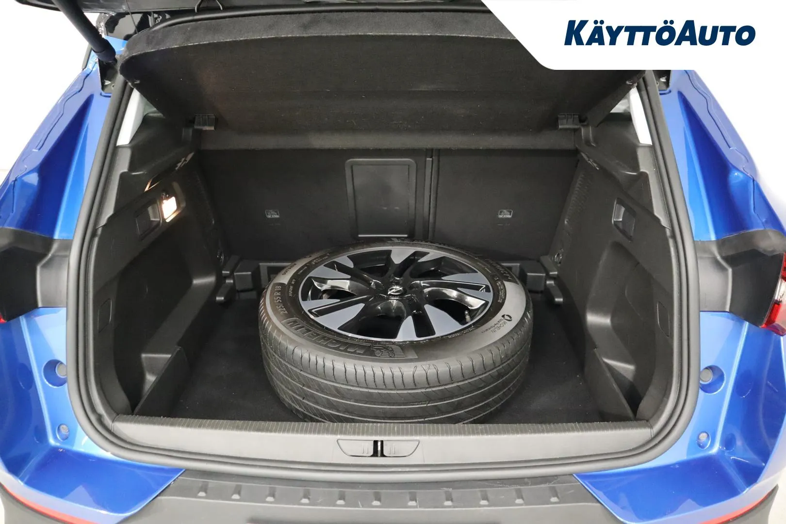 Opel Grandland X KUM-432 carousel image