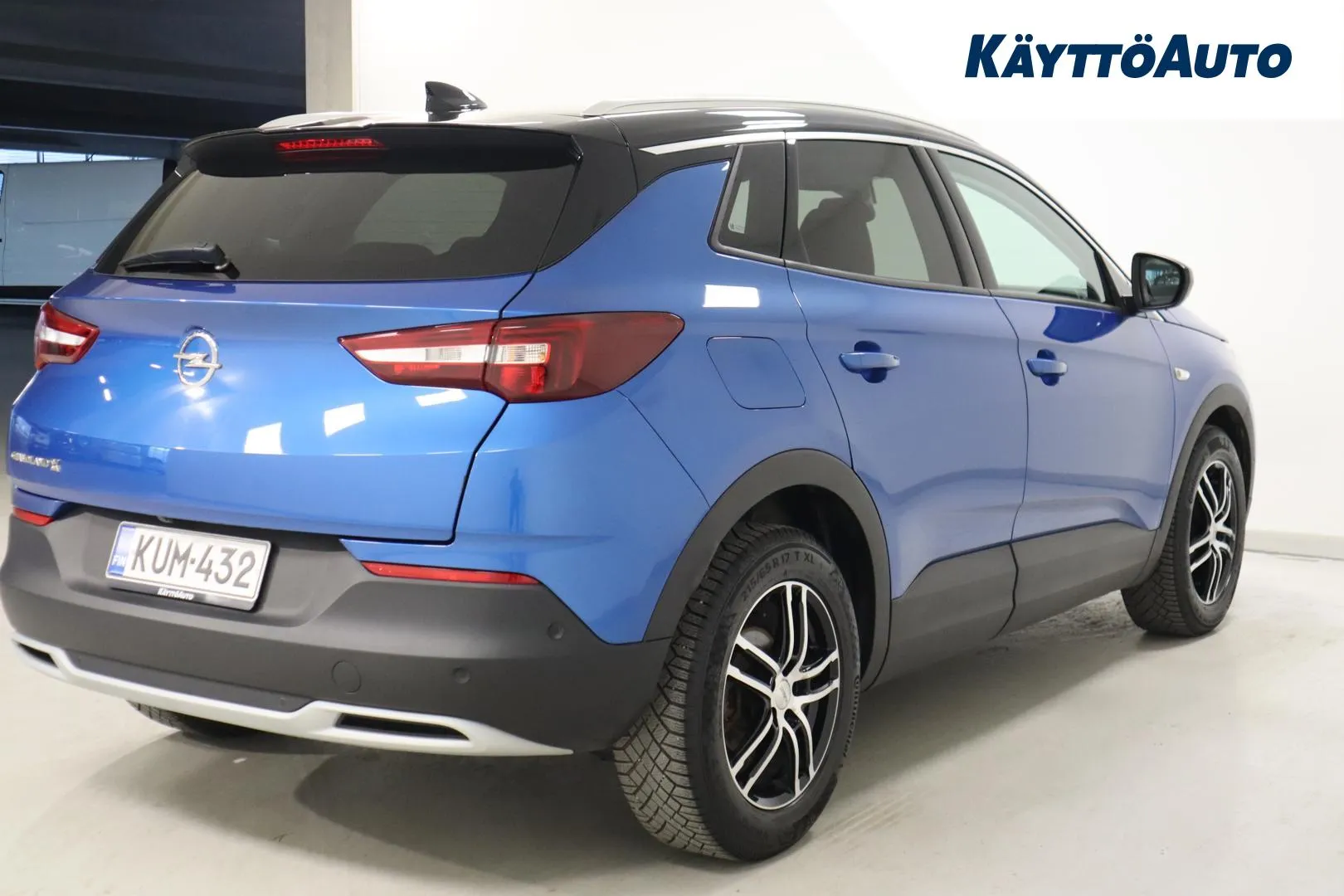 Opel Grandland X KUM-432 carousel image