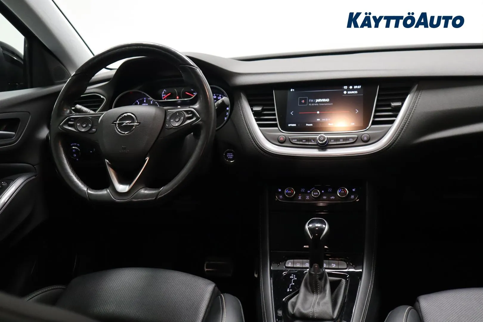 Opel Grandland X KUM-432 carousel image