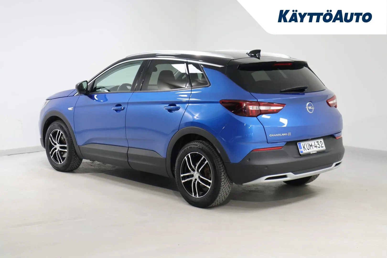 Opel Grandland X KUM-432 carousel image