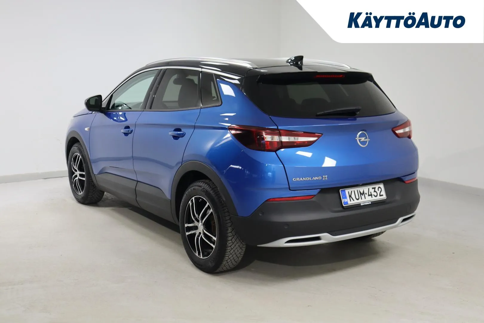 Opel Grandland X KUM-432 carousel image