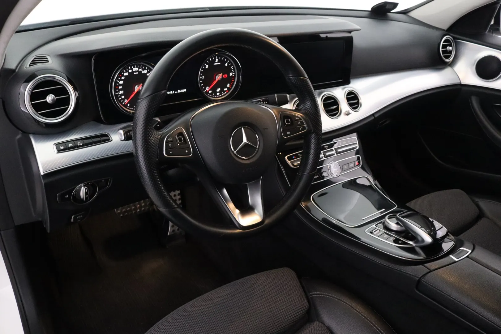 MERCEDES-BENZ E SMU-222 carousel image