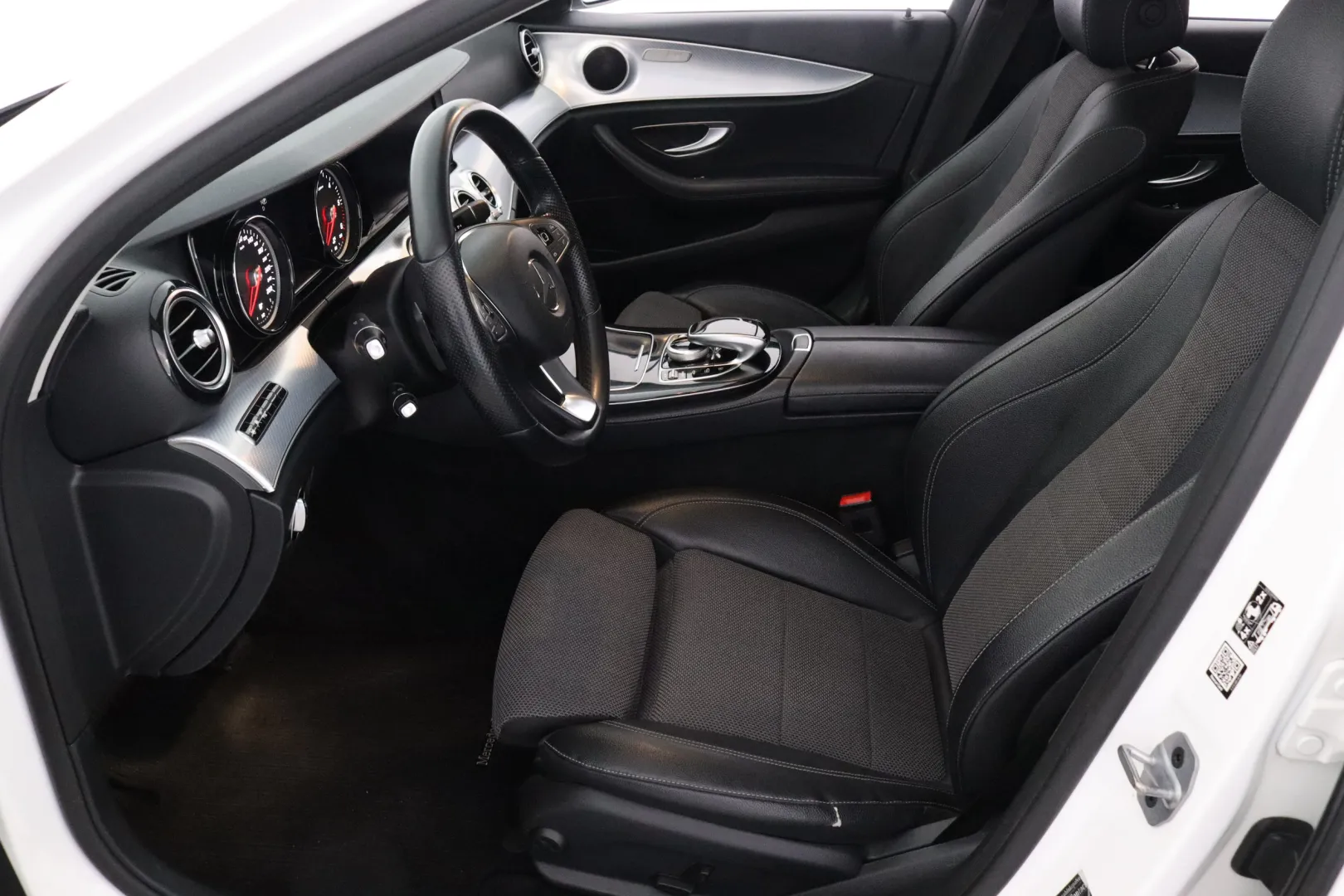 MERCEDES-BENZ E SMU-222 carousel image