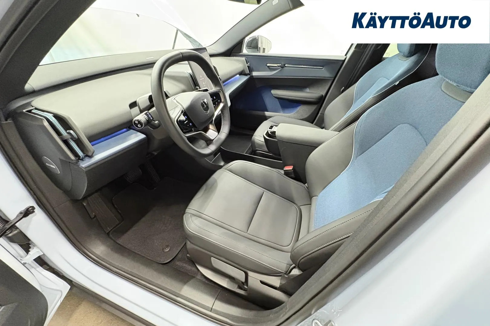 VOLVO EX30 CSK-569 carousel image