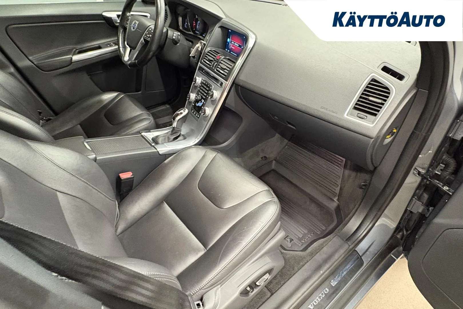 VOLVO XC60 SUZ-316 carousel image