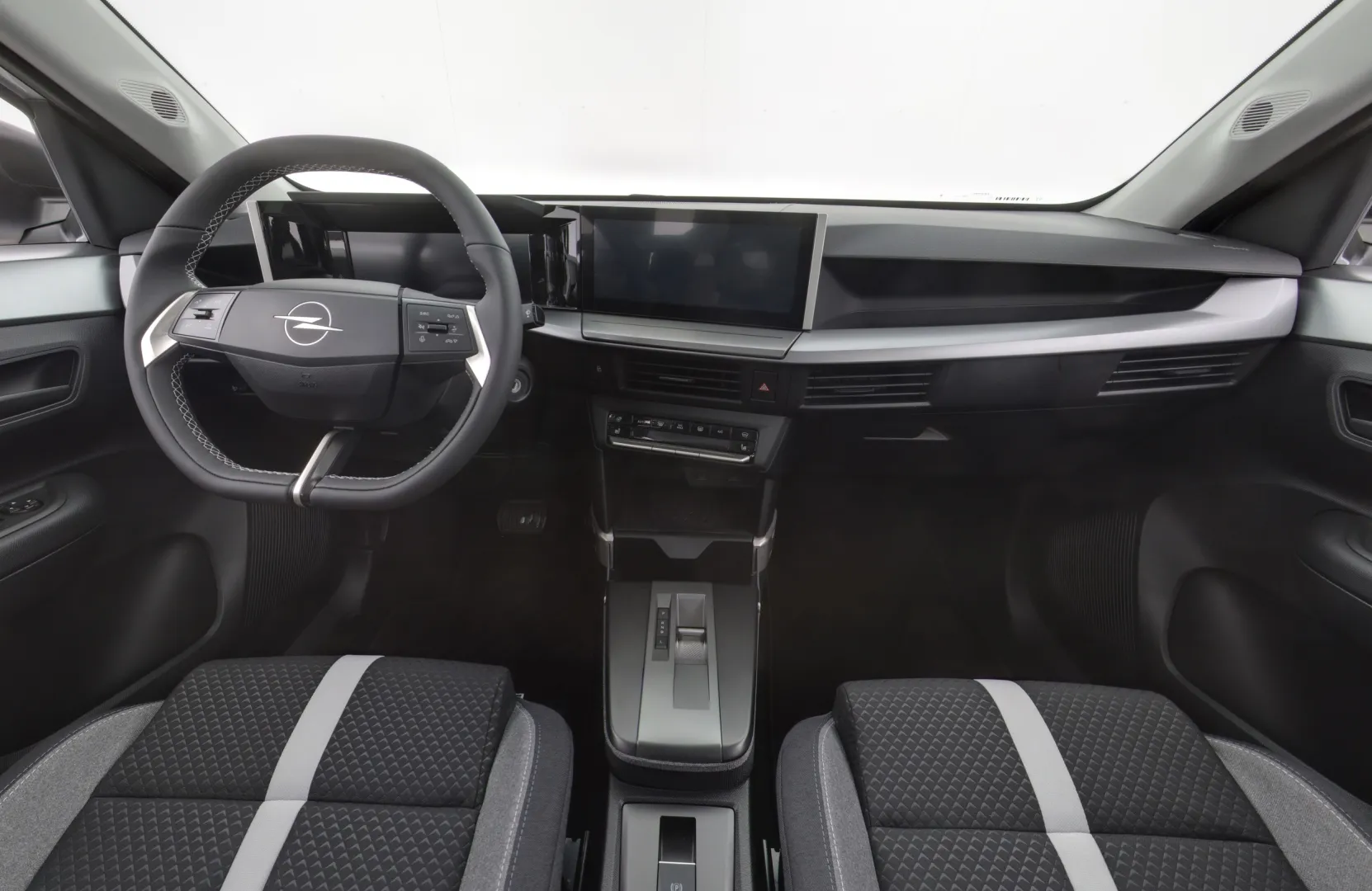 Opel Frontera EVP-438 carousel image
