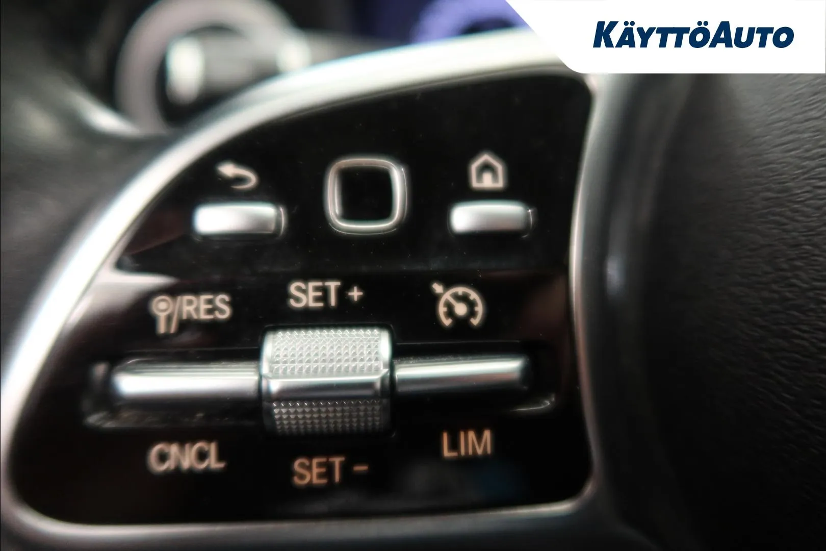 Mercedes-Benz C CNX-798 carousel image