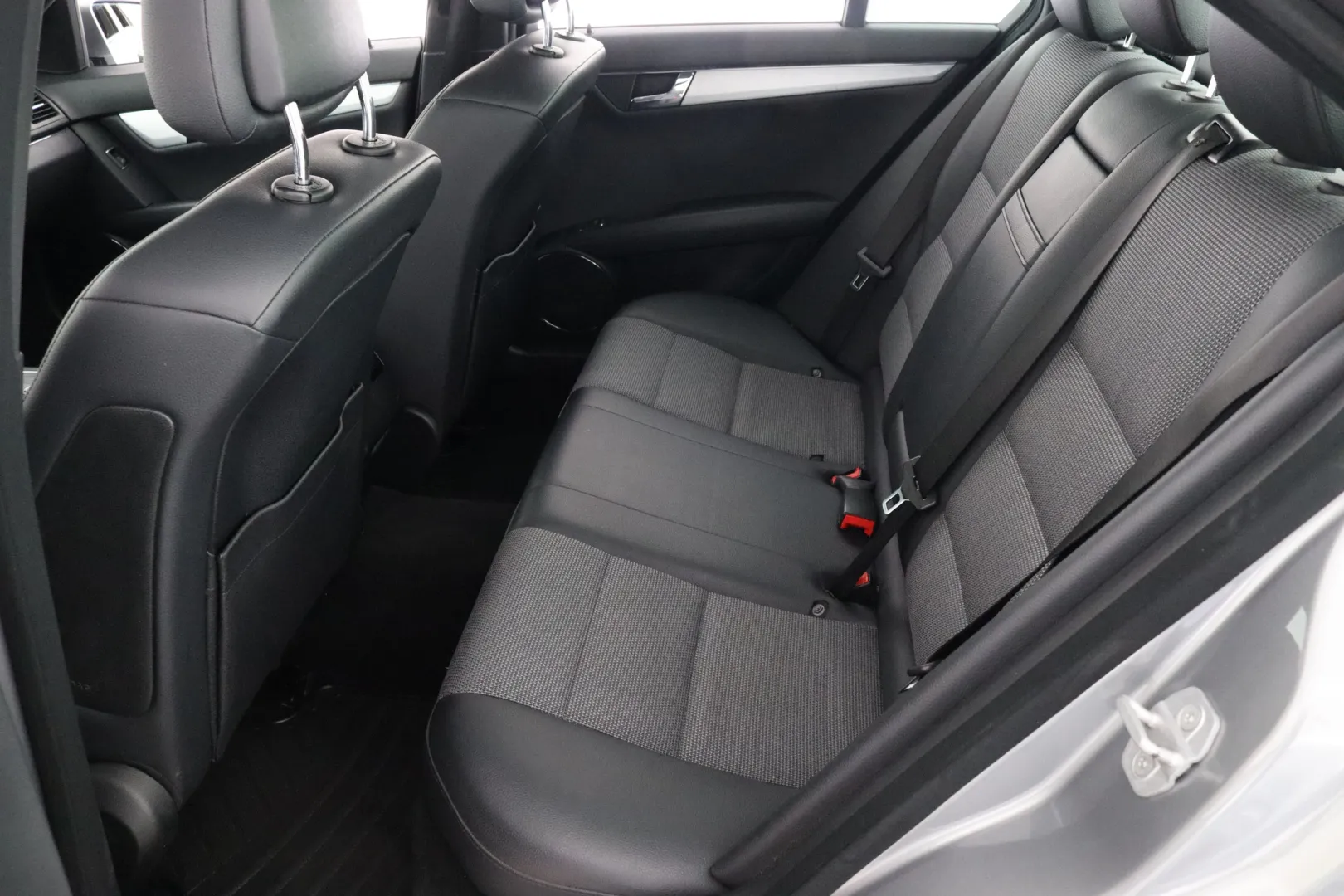 MERCEDES-BENZ C IXZ-528 carousel image