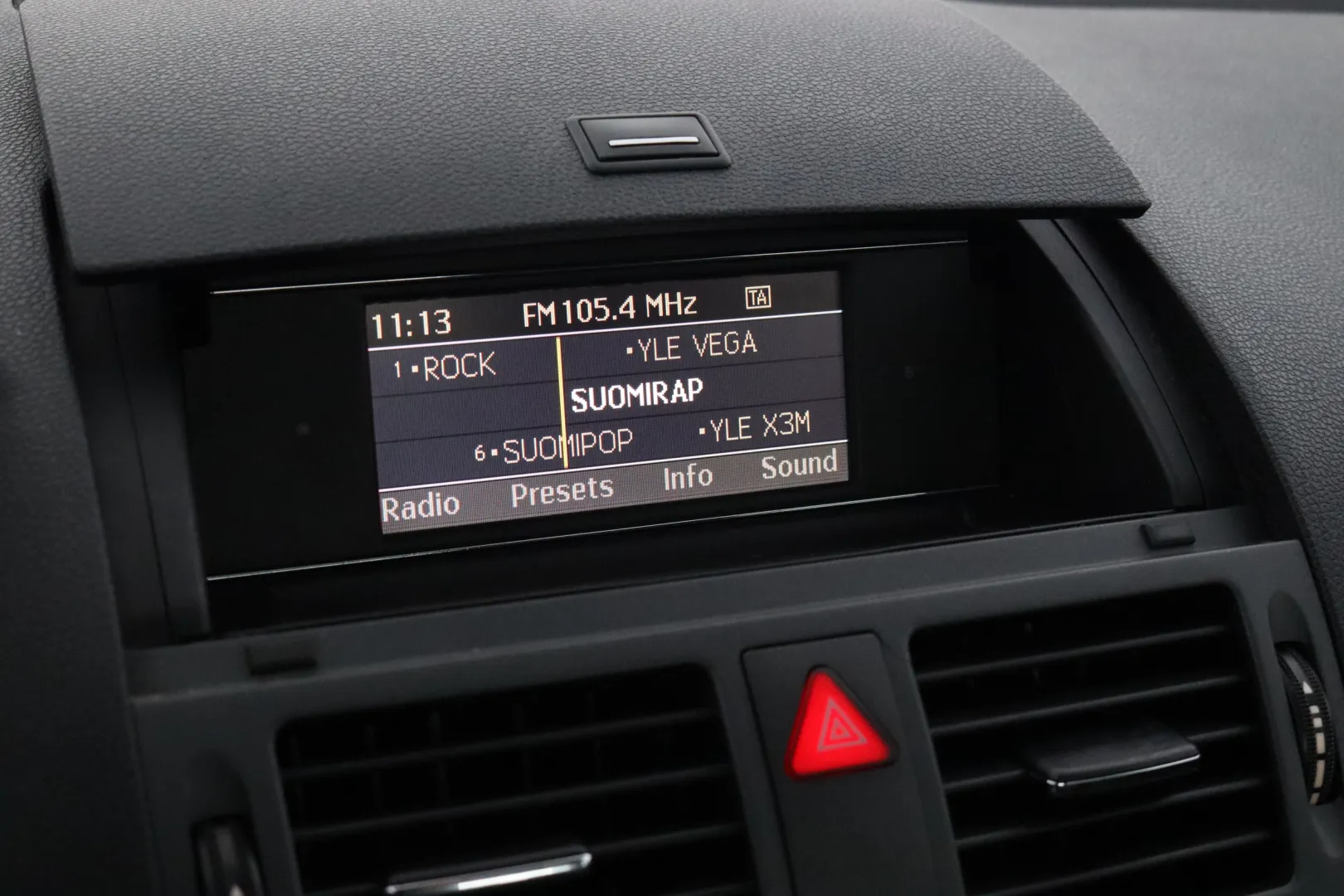 MERCEDES-BENZ C IXZ-528 carousel image