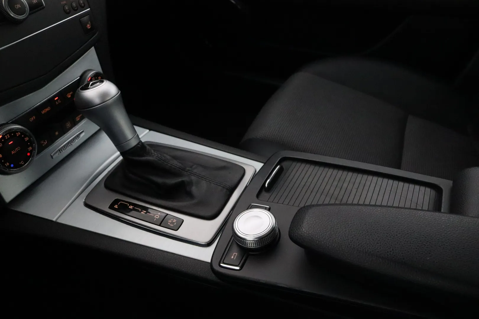 MERCEDES-BENZ C IXZ-528 carousel image