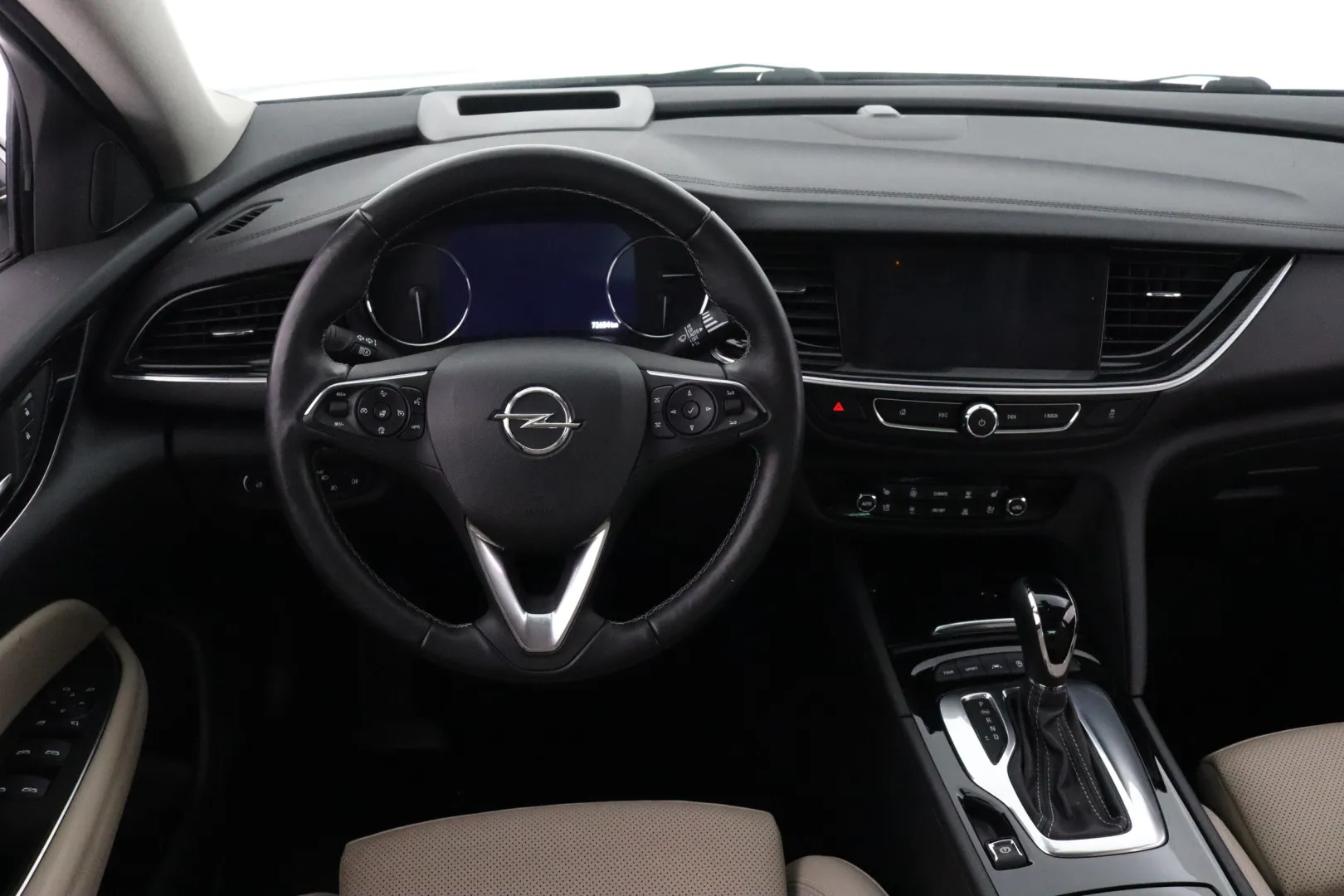 OPEL Insignia MYP-198 carousel image
