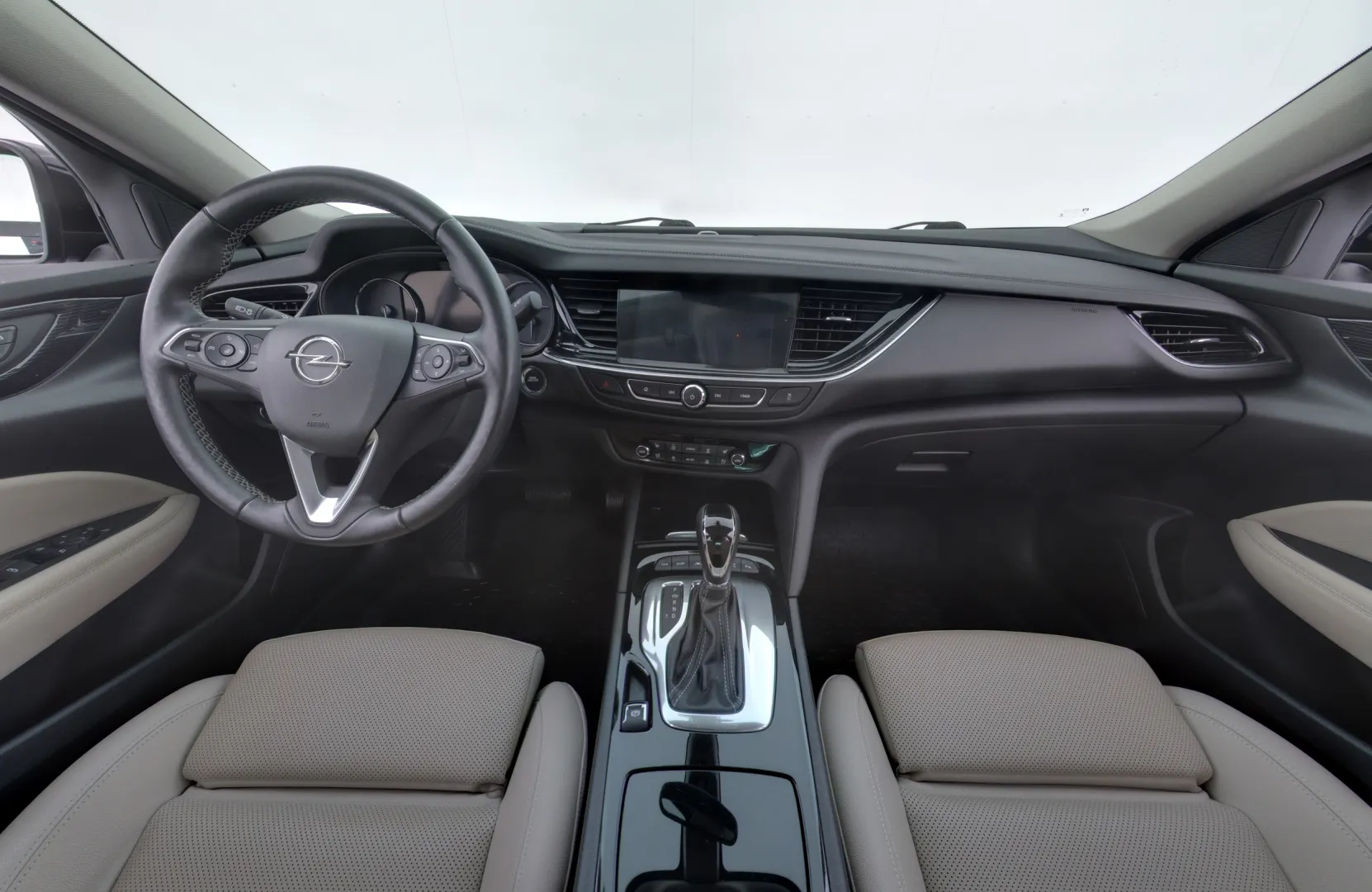 OPEL Insignia MYP-198 carousel image