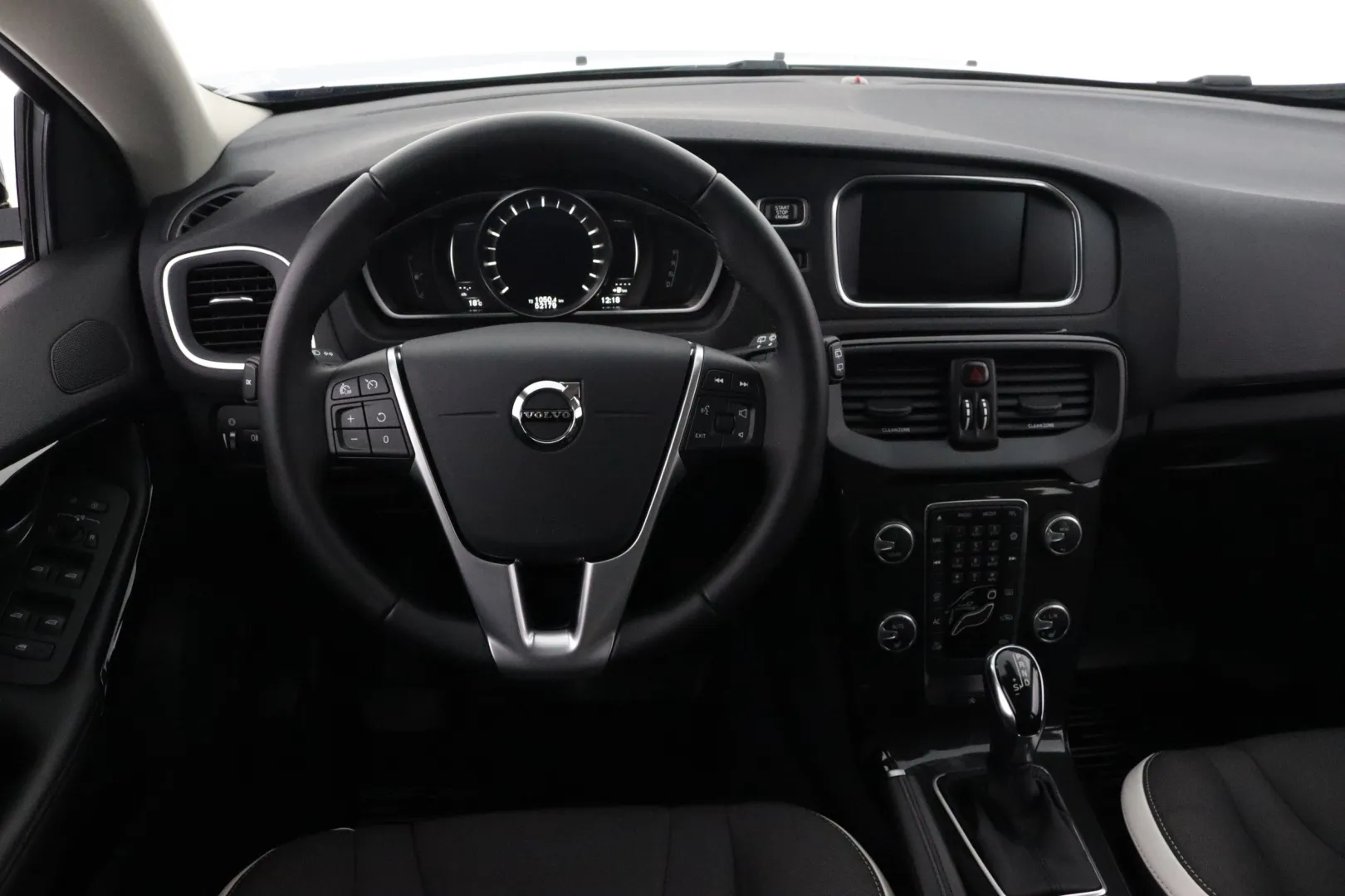 VOLVO V40 BXC-486 carousel image