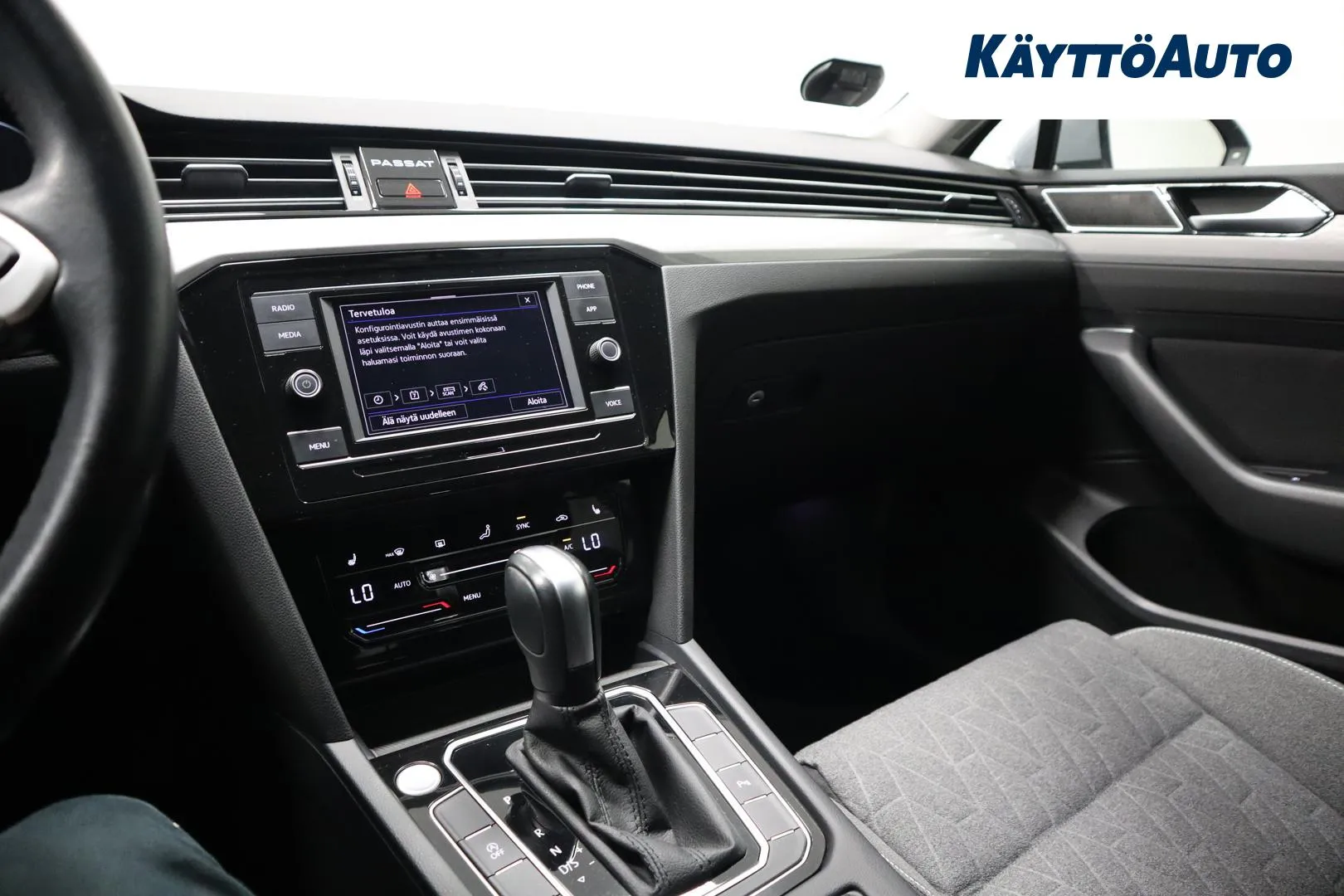 Volkswagen Passat XSL-138 carousel image