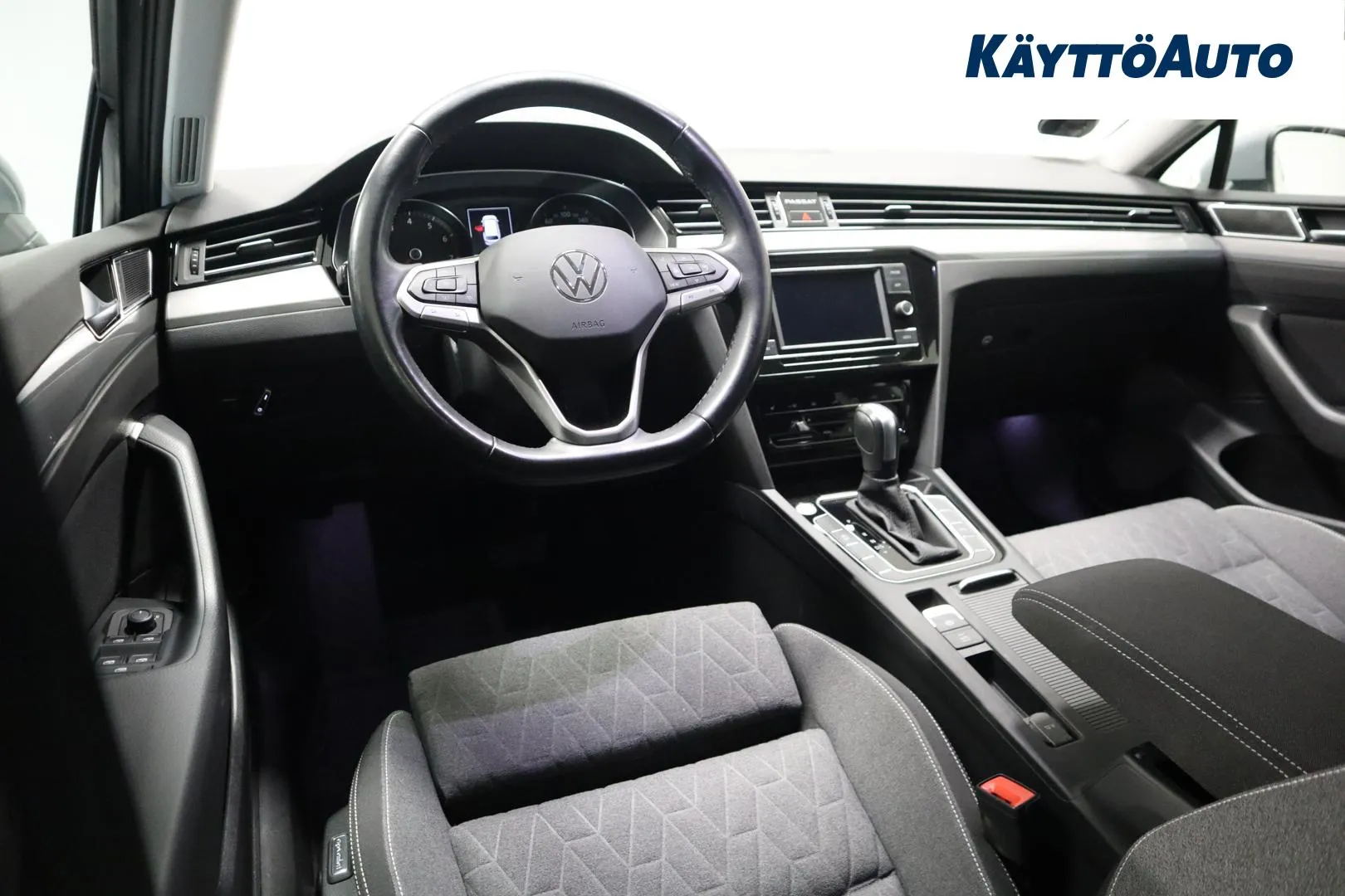 Volkswagen Passat XSL-138 carousel image