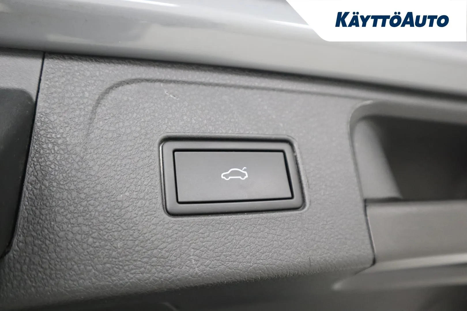 Volkswagen Passat XSL-138 carousel image