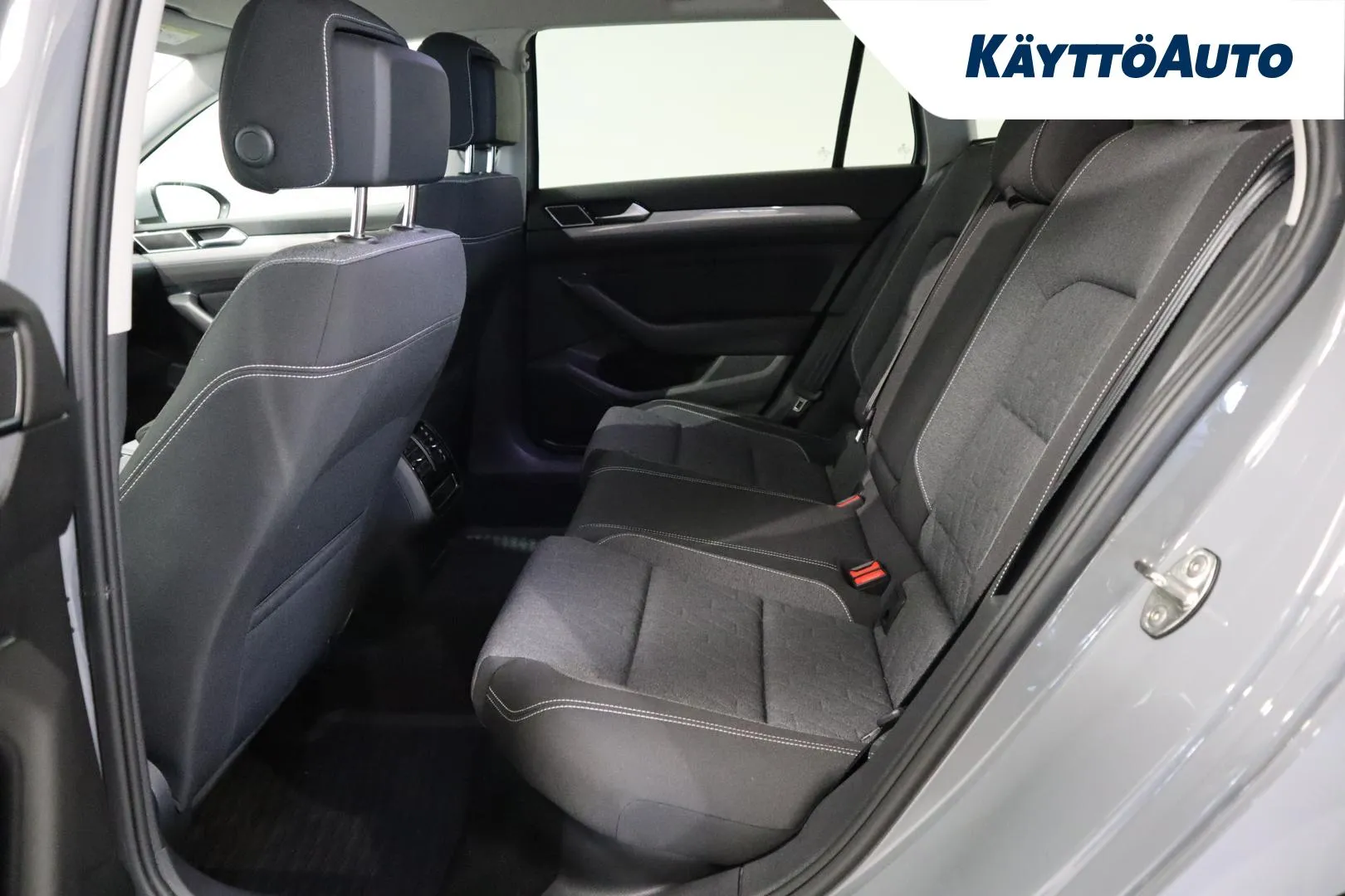 Volkswagen Passat XSL-138 carousel image