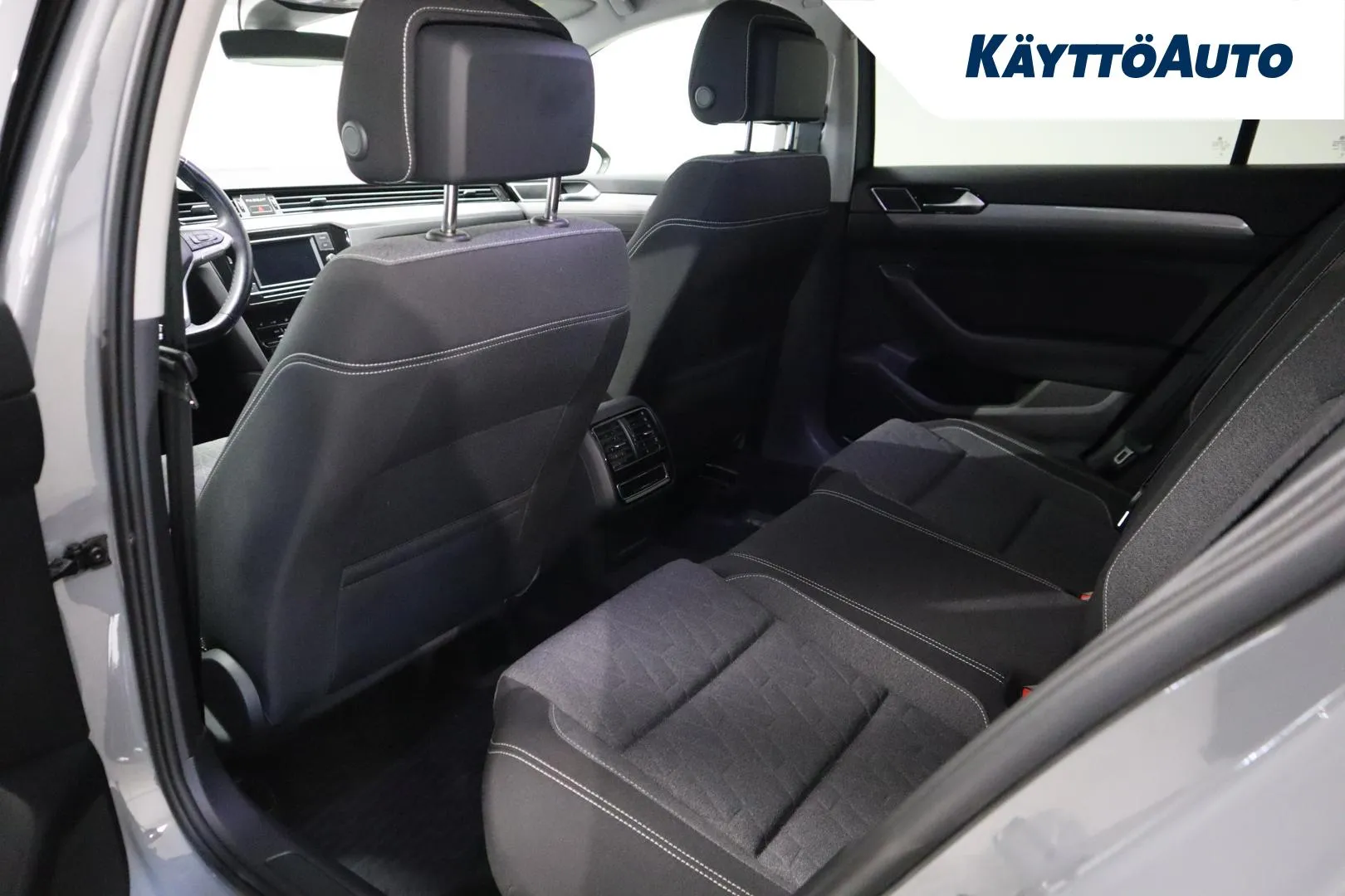 Volkswagen Passat XSL-138 carousel image