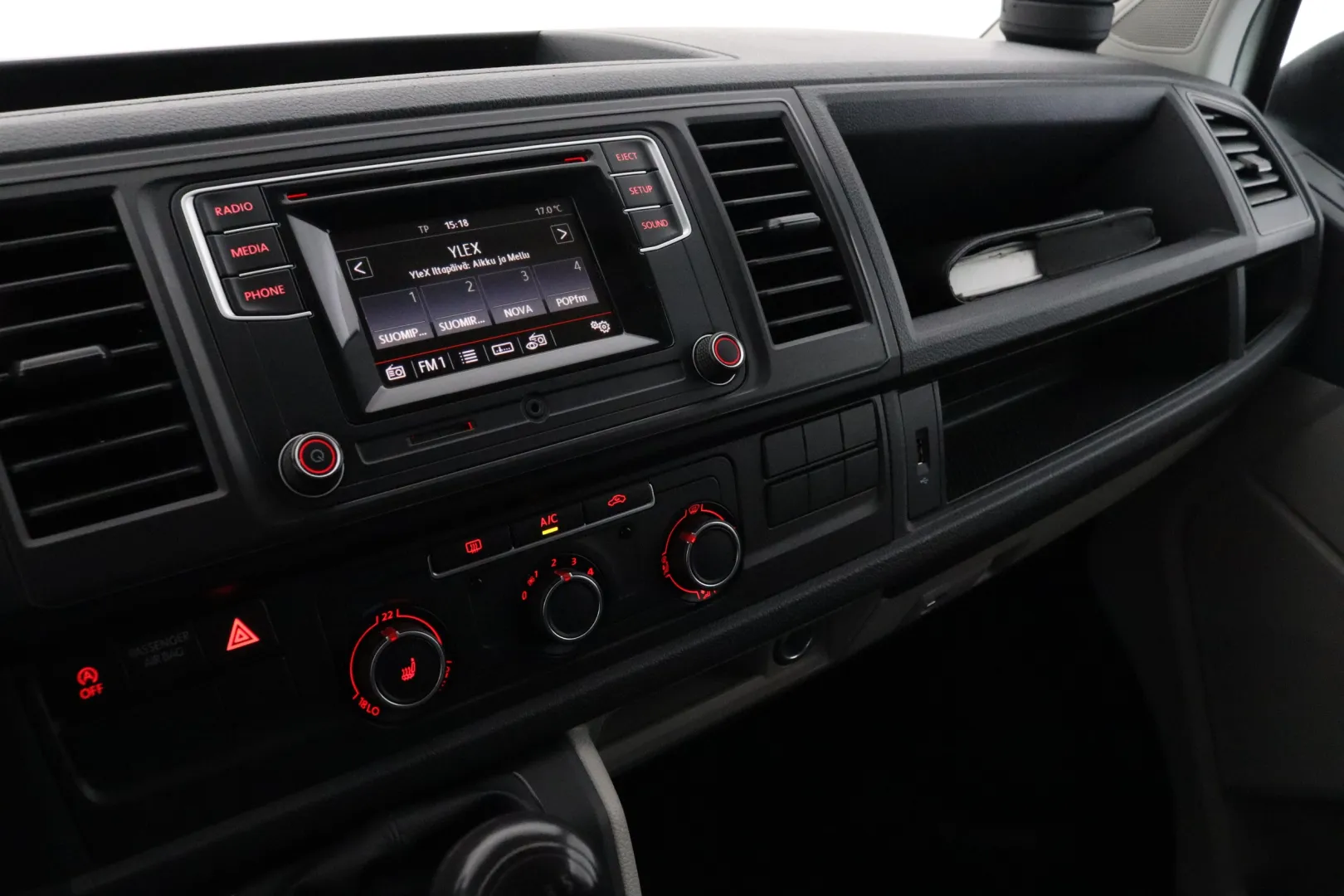 VOLKSWAGEN Transporter YJK-562 carousel image