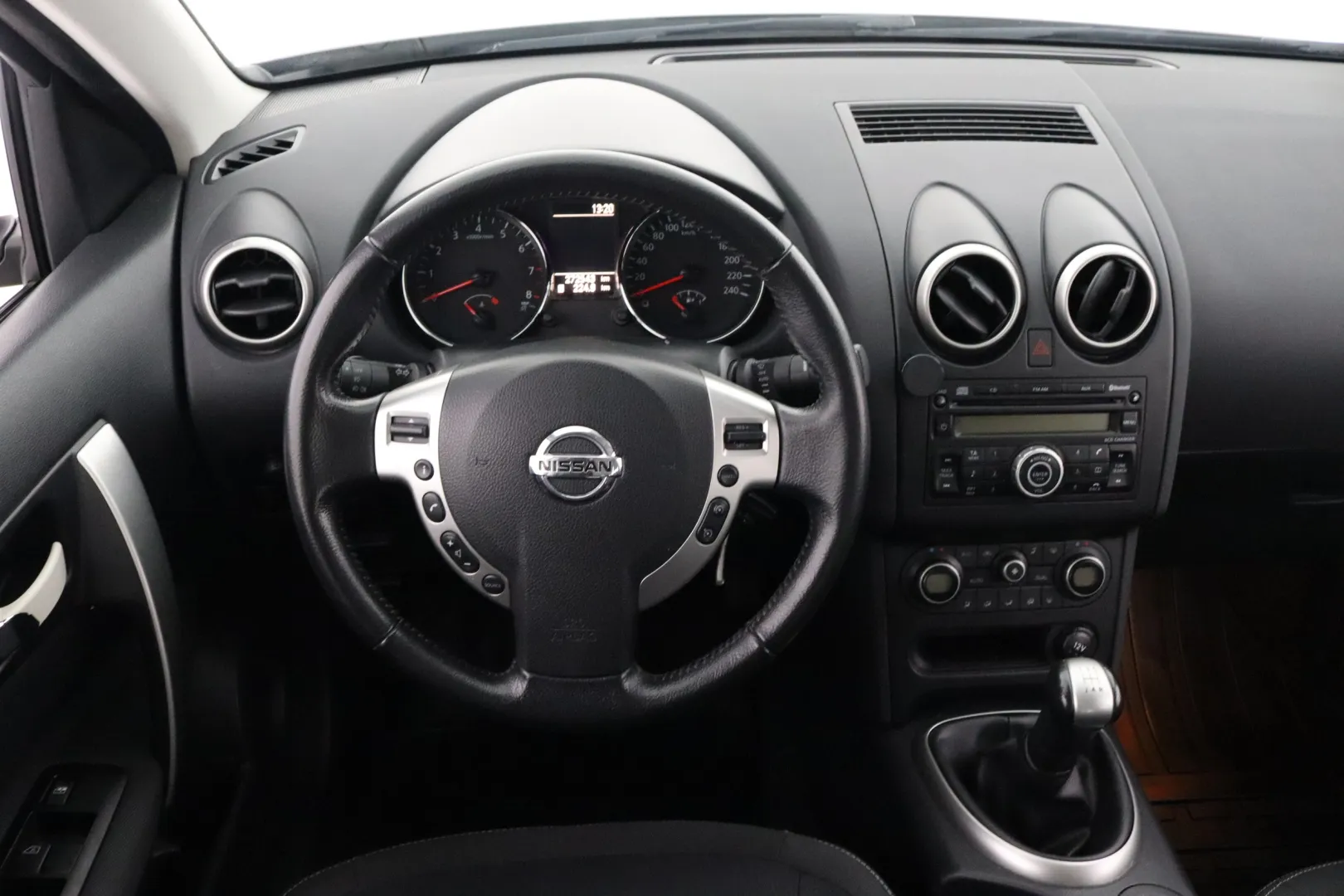 NISSAN Qashqai UJI-905 carousel image