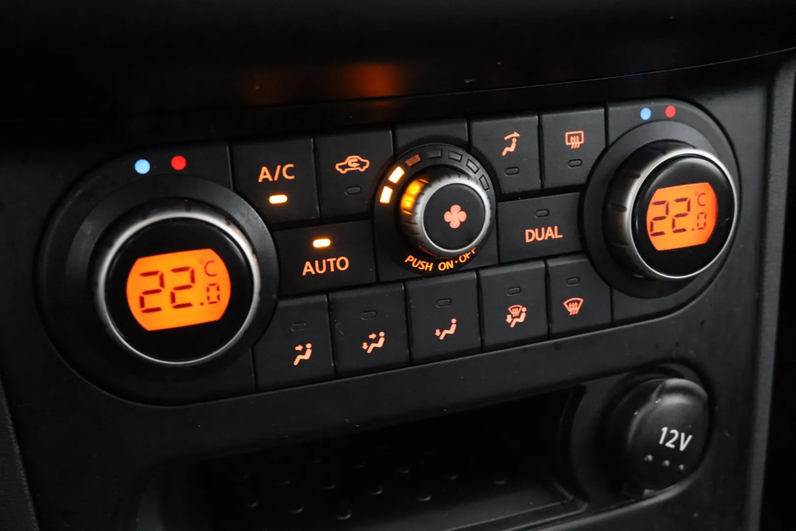 NISSAN Qashqai UJI-905 carousel image