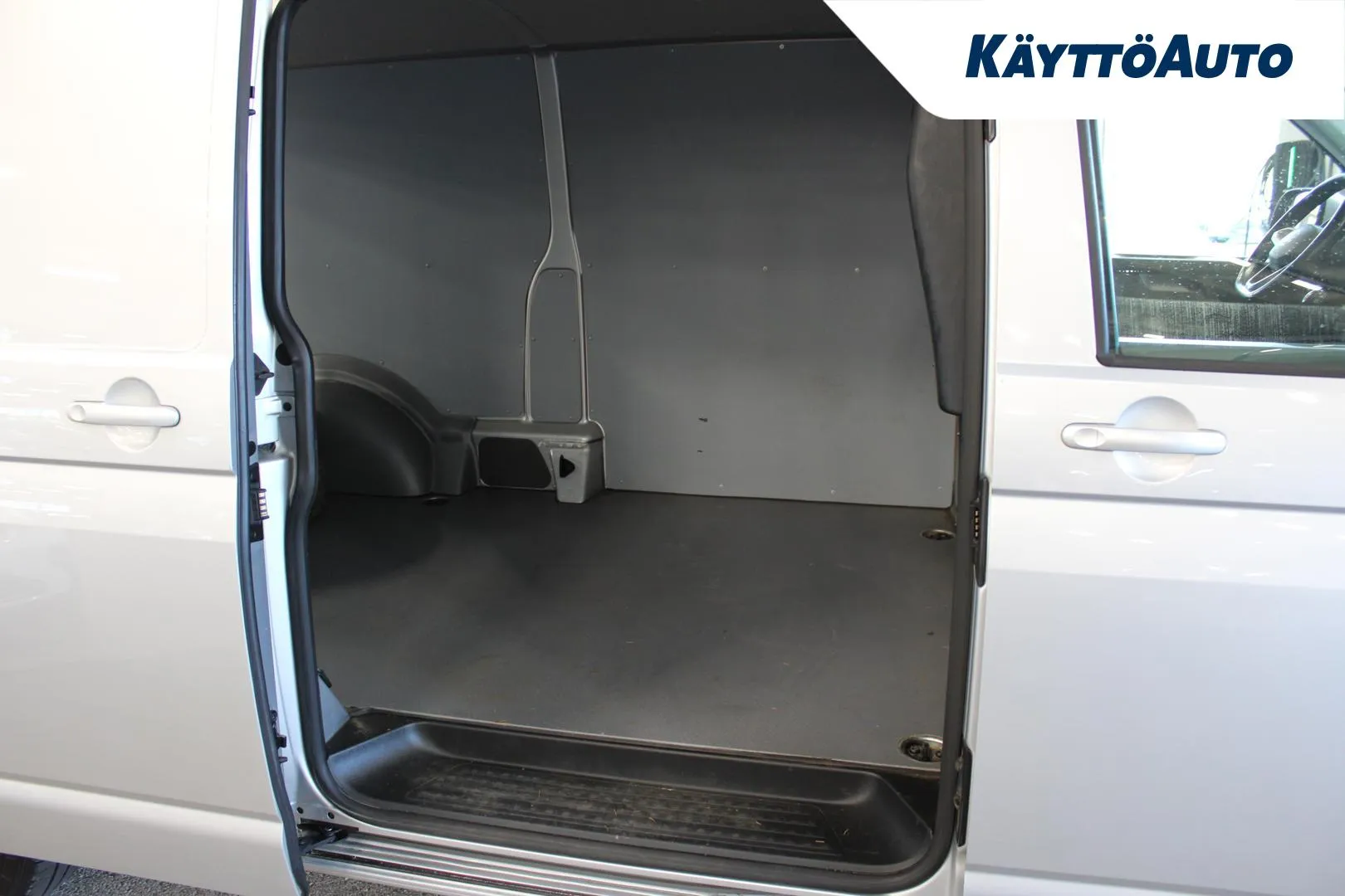 VOLKSWAGEN Transporter ESR-358 carousel image