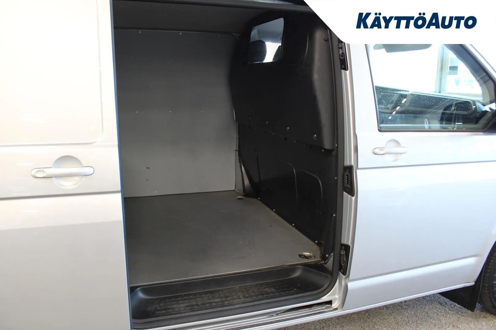 VOLKSWAGEN Transporter ESR-358 carousel image