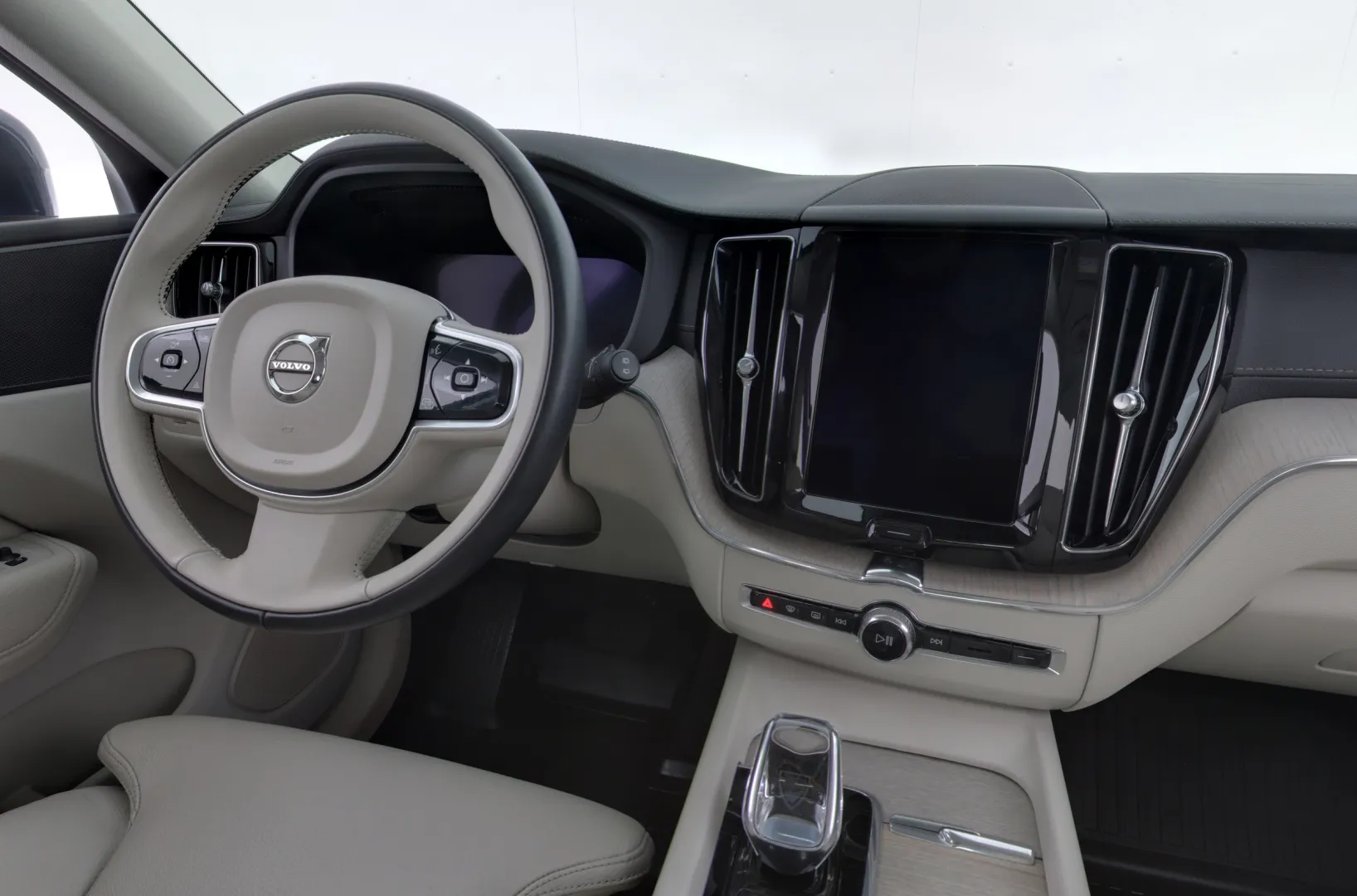 Volvo XC60 NMI-957 carousel image