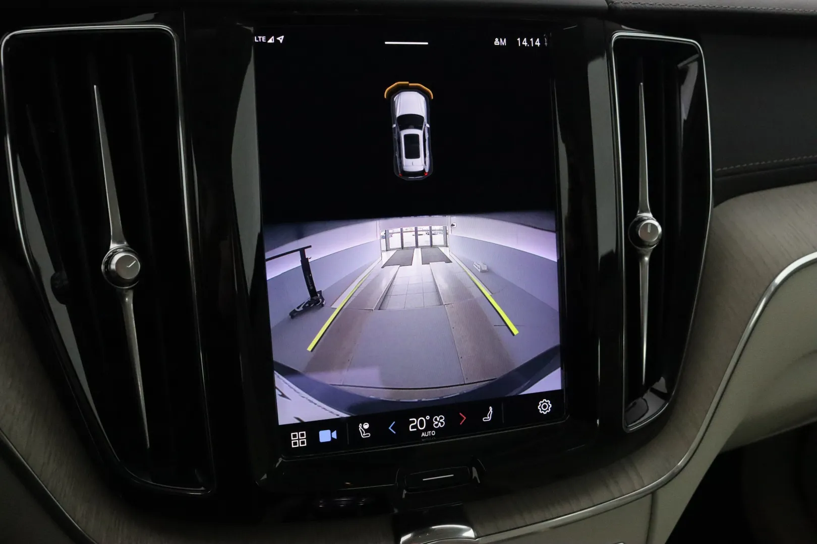 Volvo XC60 NMI-957 carousel image