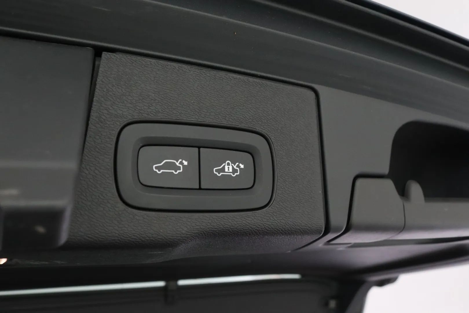 Volvo XC60 NMI-957 carousel image