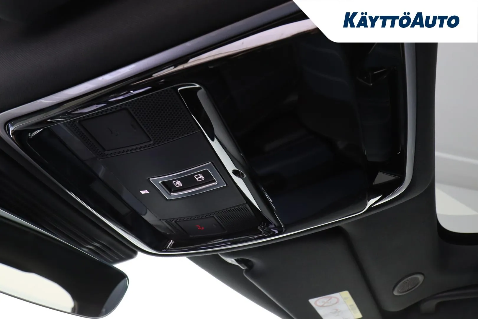 LAND ROVER Range Rover Velar LRO-760 carousel image