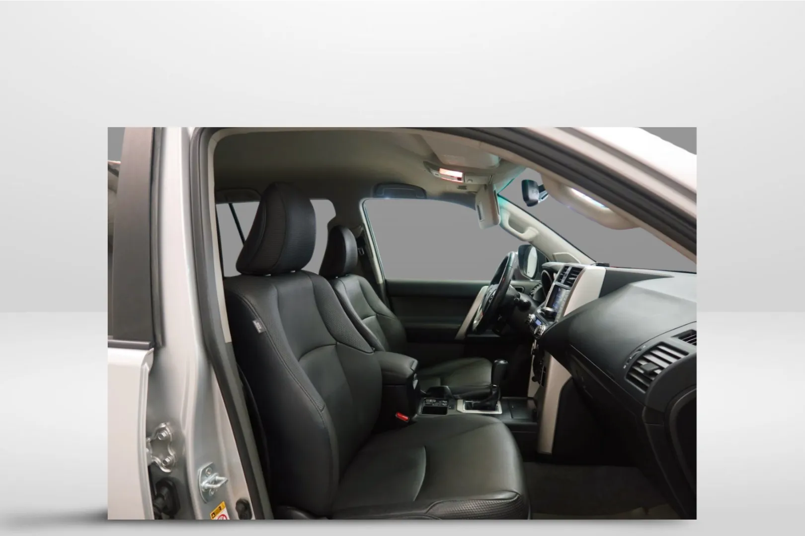 TOYOTA Land Cruiser LZX-259 carousel image