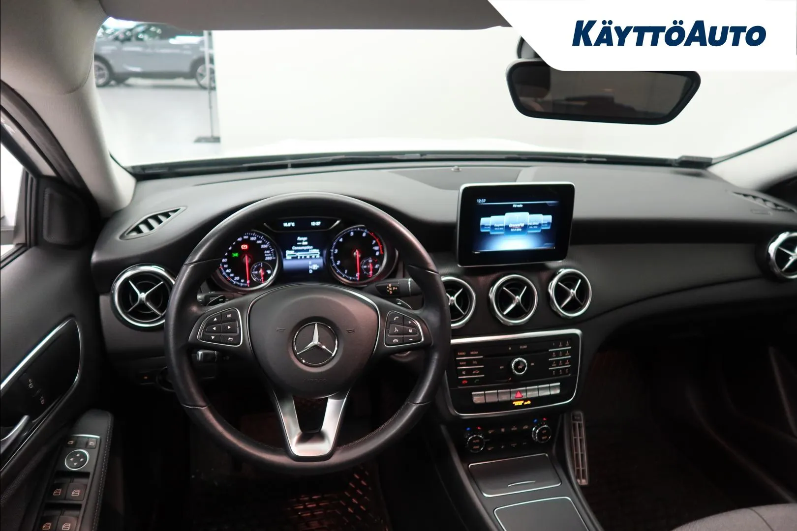 Mercedes-Benz GLA FNN-110 carousel image