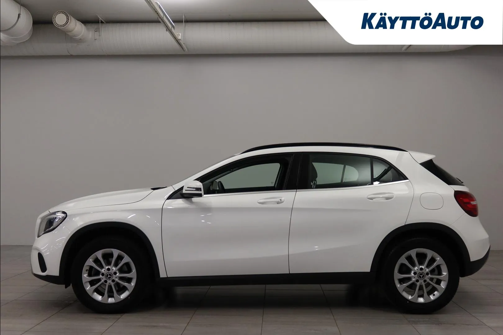 Mercedes-Benz GLA FNN-110 carousel image