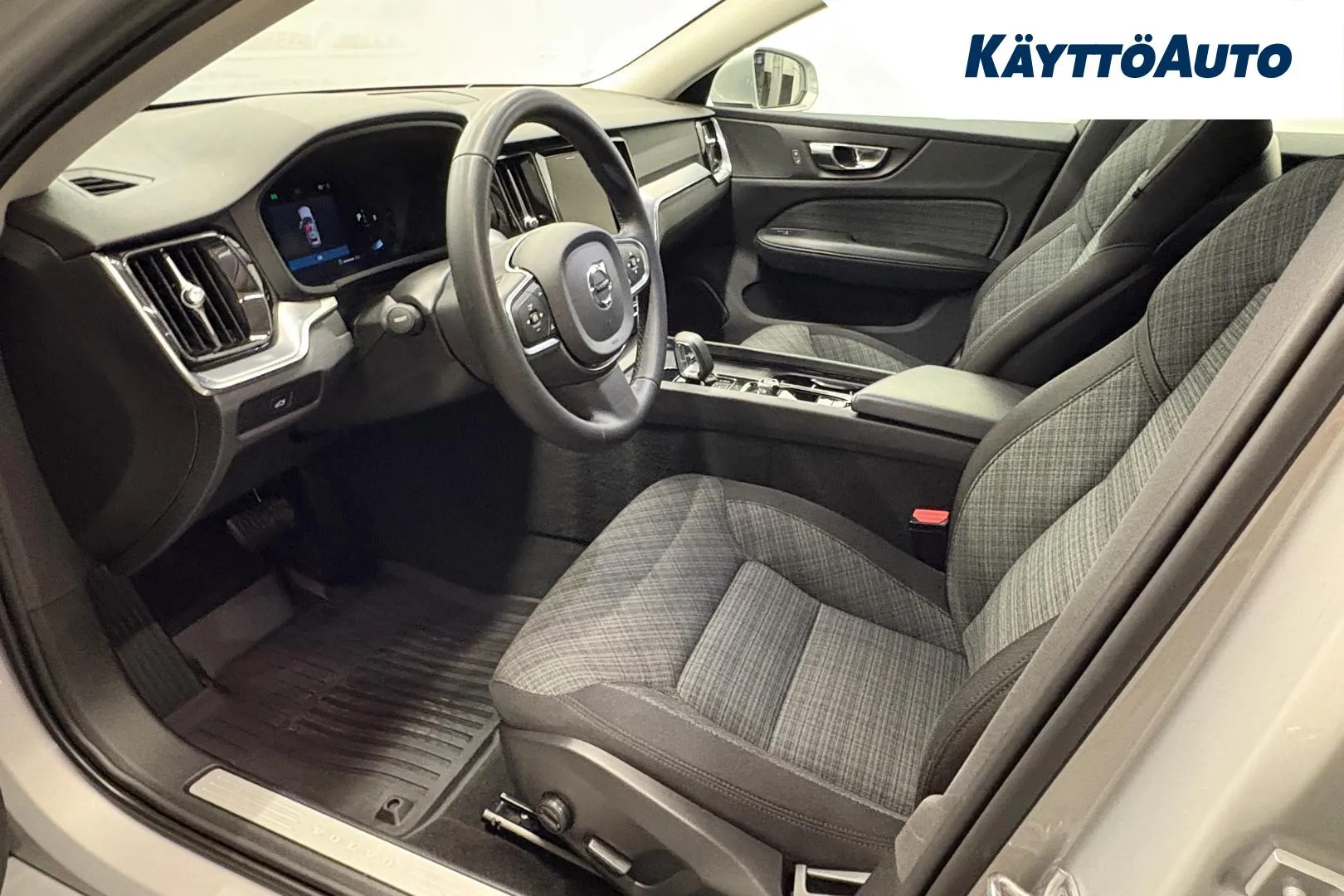 VOLVO V60 SYY-444 carousel image