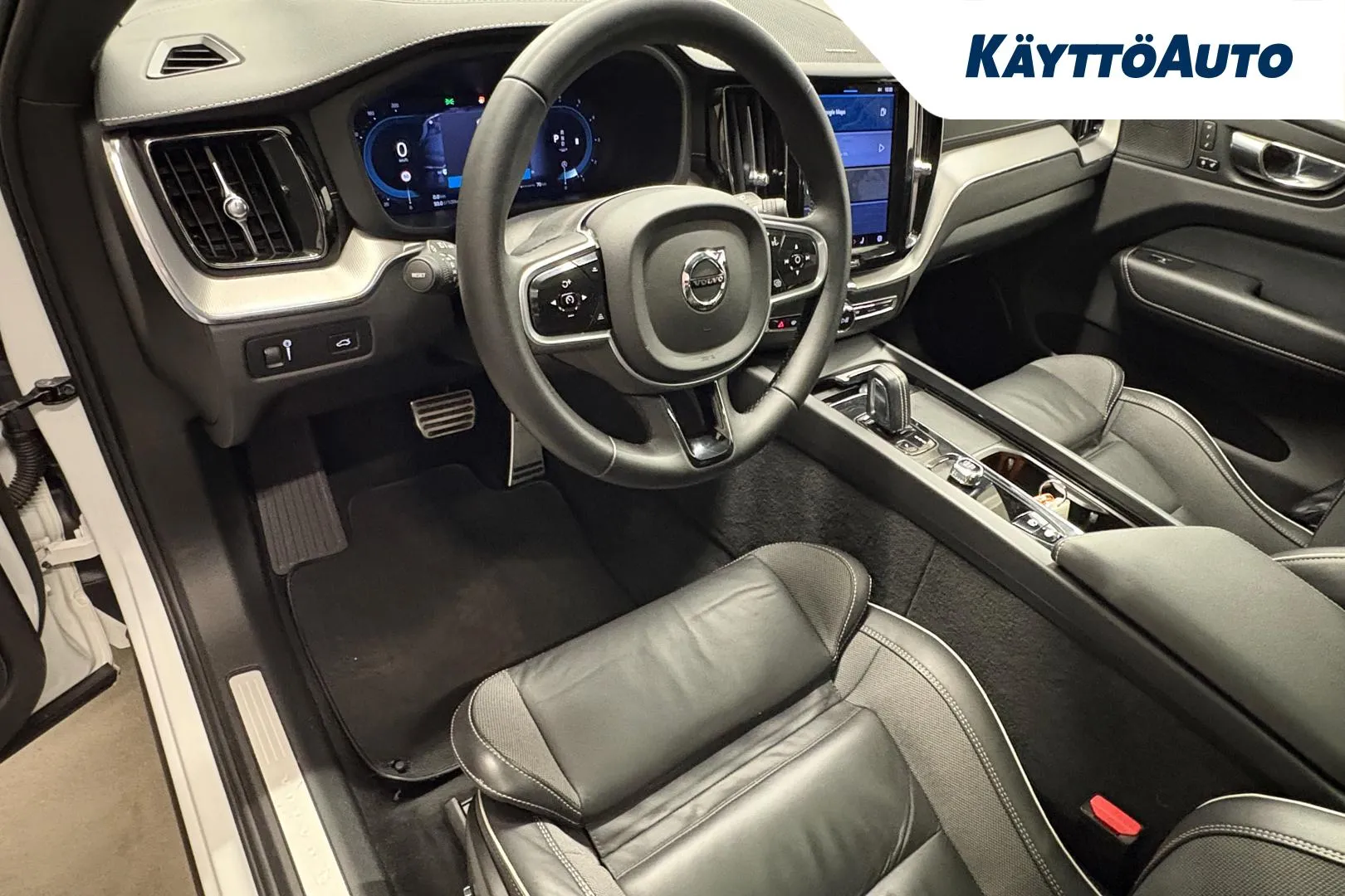 VOLVO XC60 IPJ-185 carousel image