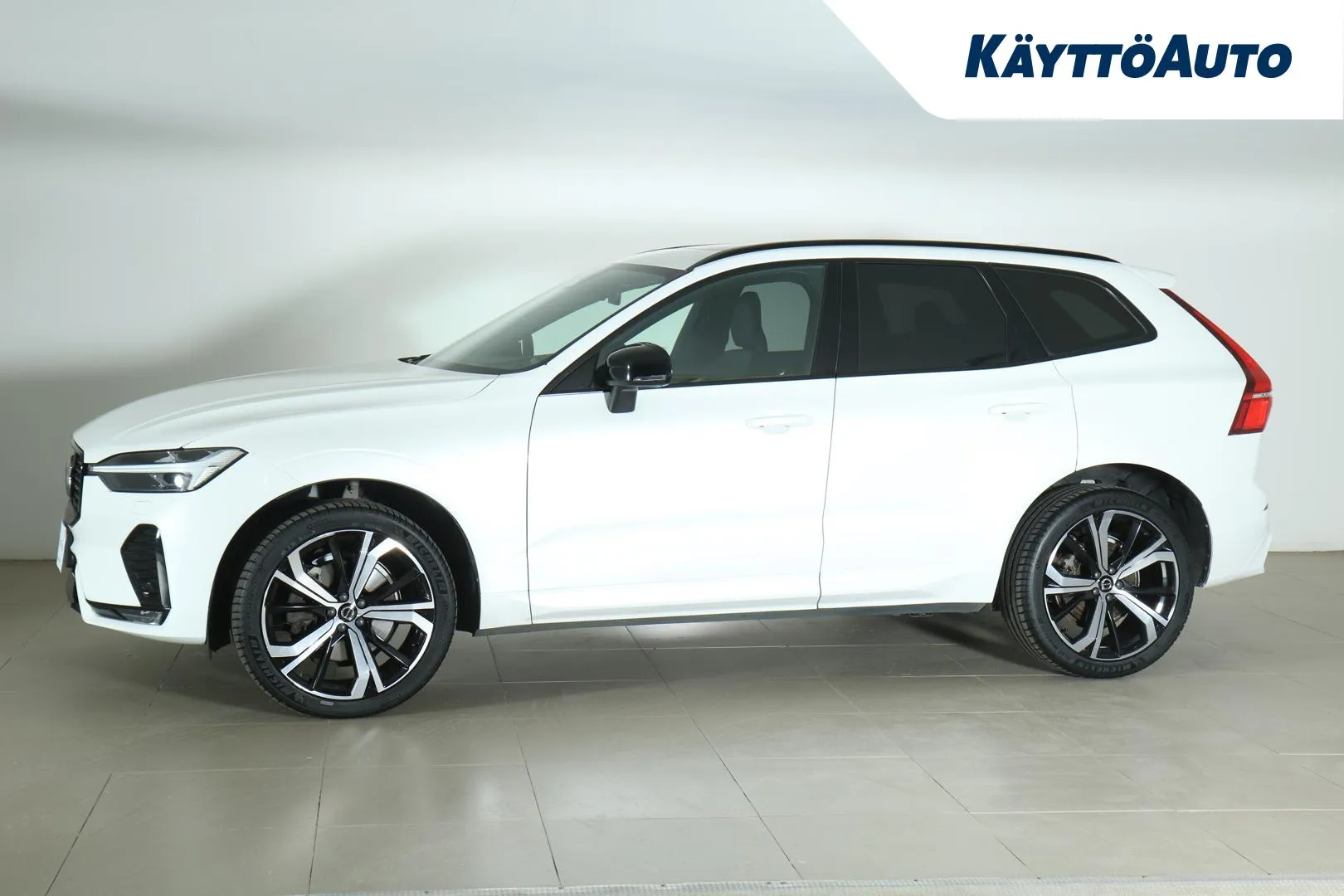VOLVO XC60 IPJ-185 carousel image
