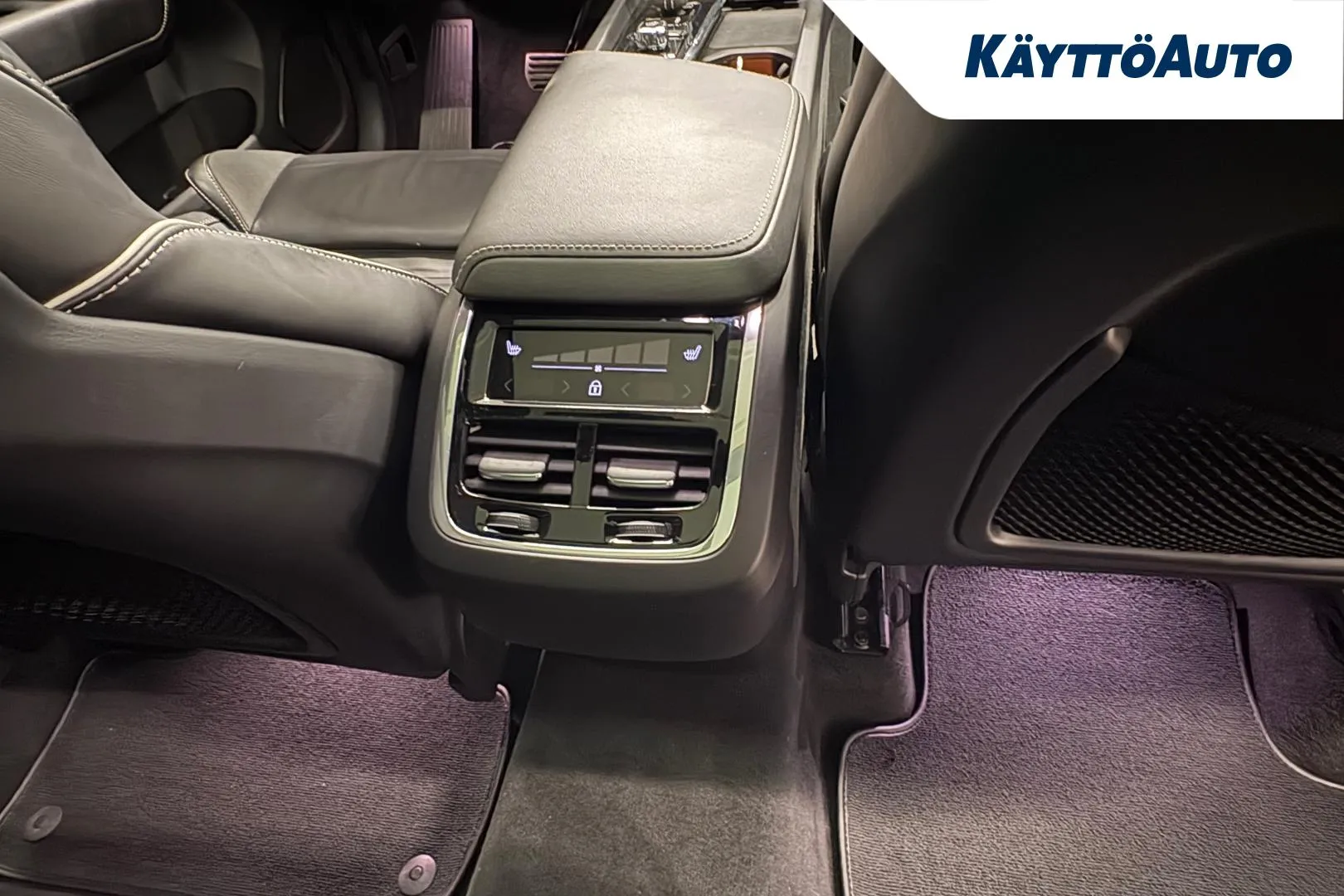 VOLVO XC60 IPJ-185 carousel image