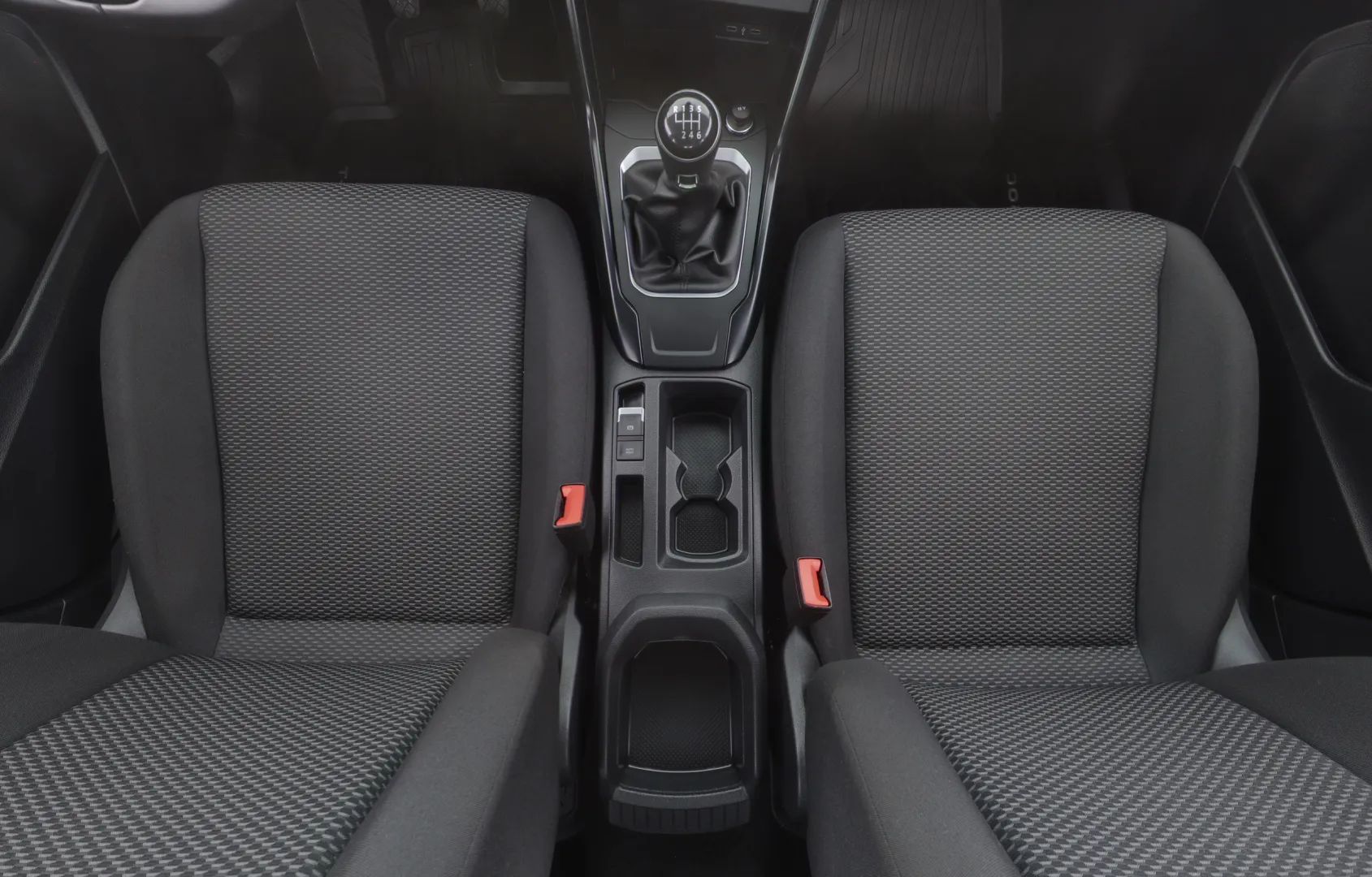 VOLKSWAGEN T-Roc FPO-194 carousel image