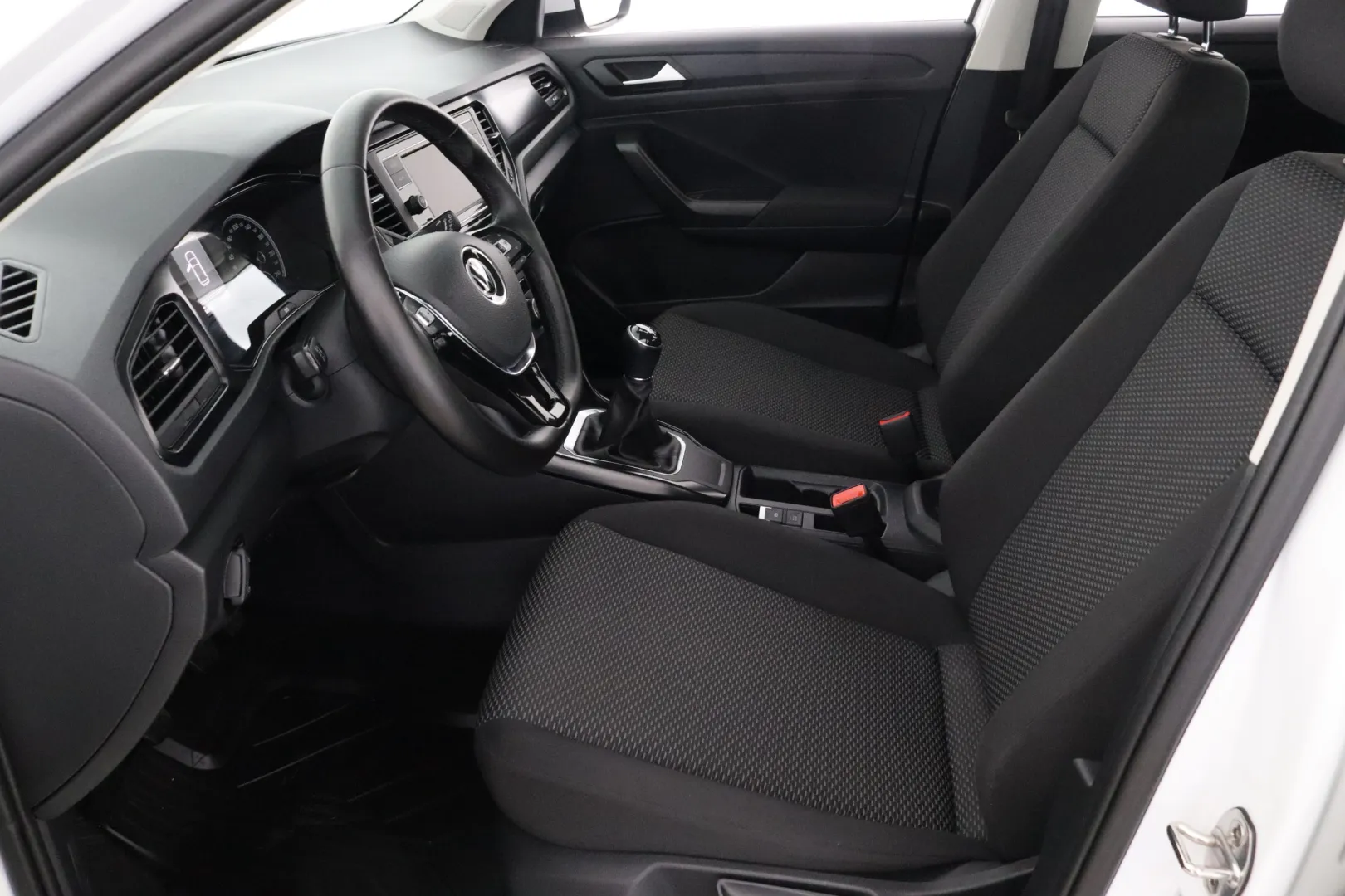 VOLKSWAGEN T-Roc FPO-194 carousel image