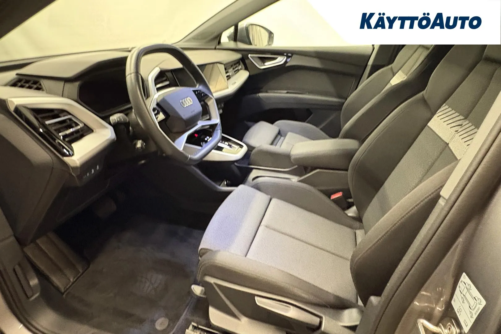 AUDI Q4 e-tron KVM-276 carousel image