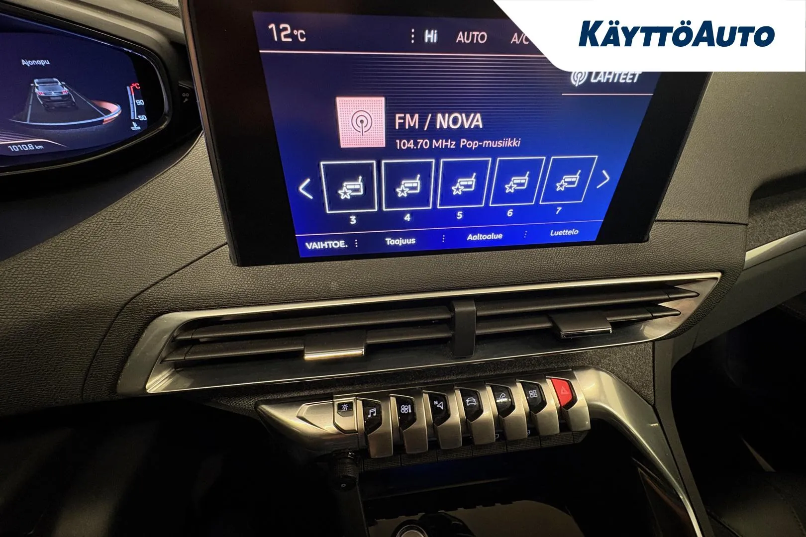 PEUGEOT 3008 GOK-433 carousel image