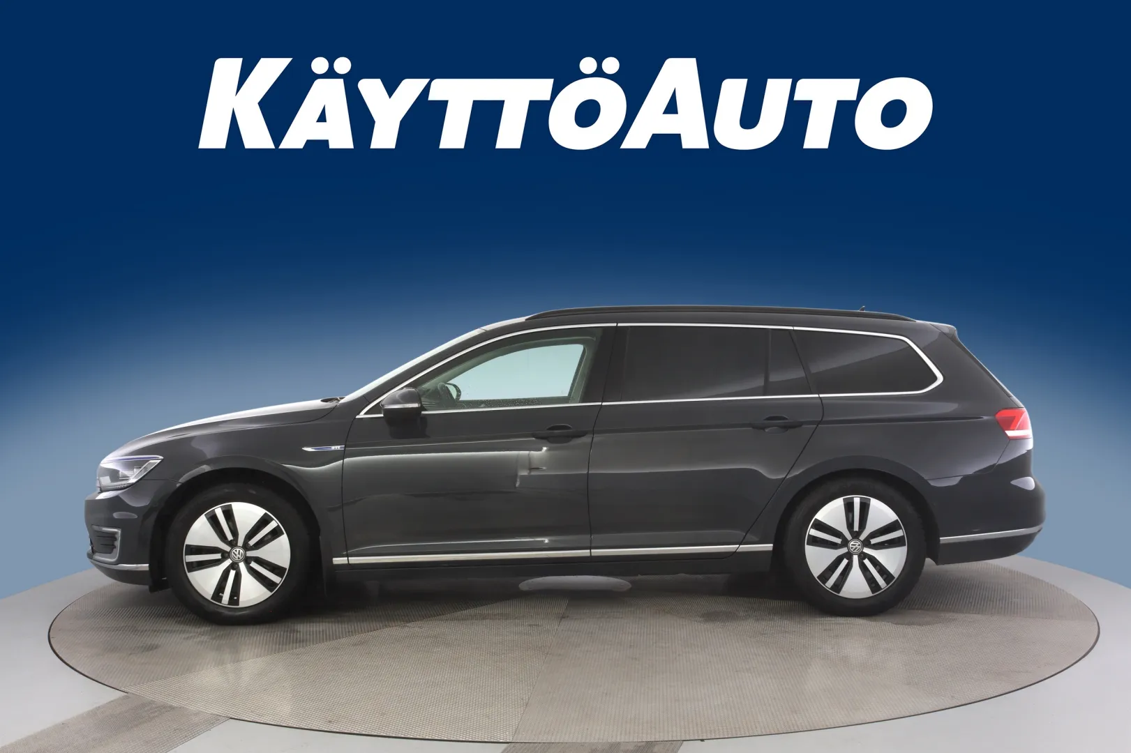 VOLKSWAGEN Passat ZLJ-153 carousel image
